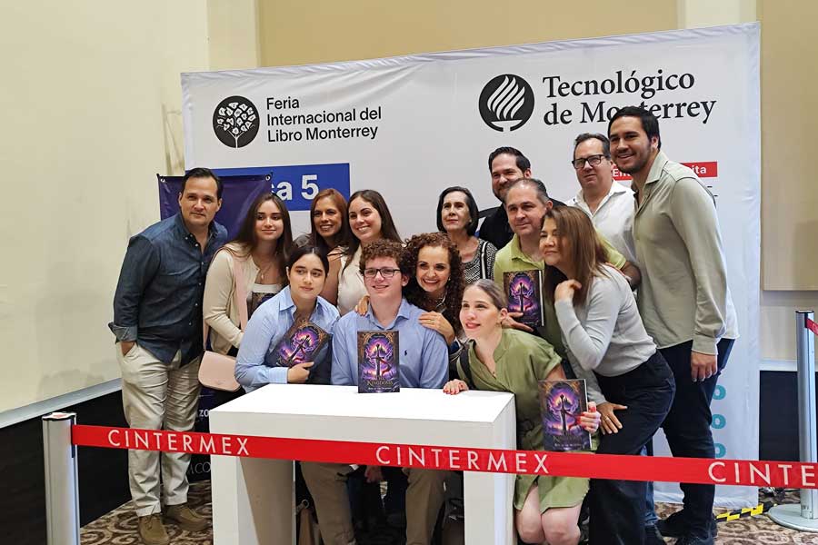 The Kingdoms, Lorenzo de la Garza.