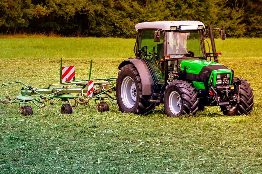 tractor en el campo