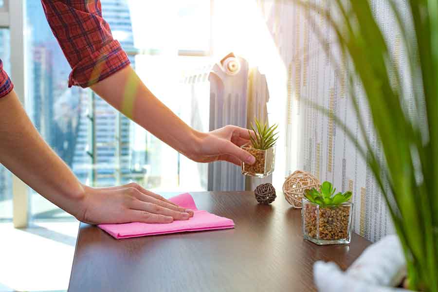 Darle una limpieza a fondo a tu casa es una forma de aprovechar tus vacaciones de verano