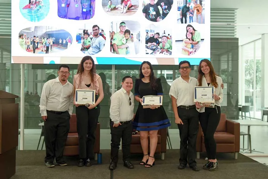 Vanesa Escobedo, estudiante del campus Monterrey, reconocida en Campamento Descubre y Aprende.