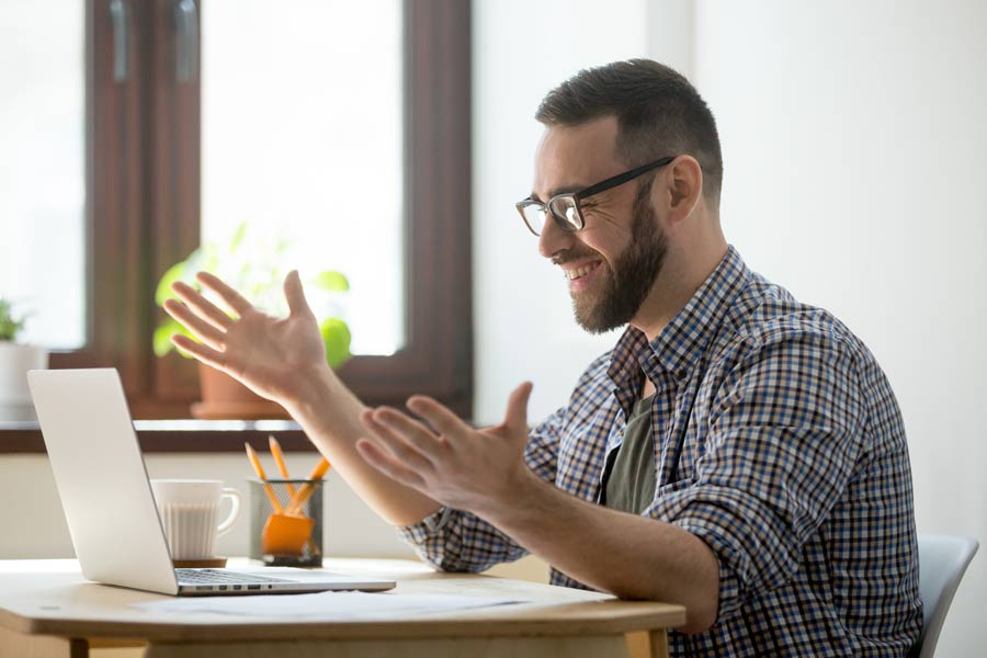 Los programas permiten que los participantes hagan networking con otros profesionales.