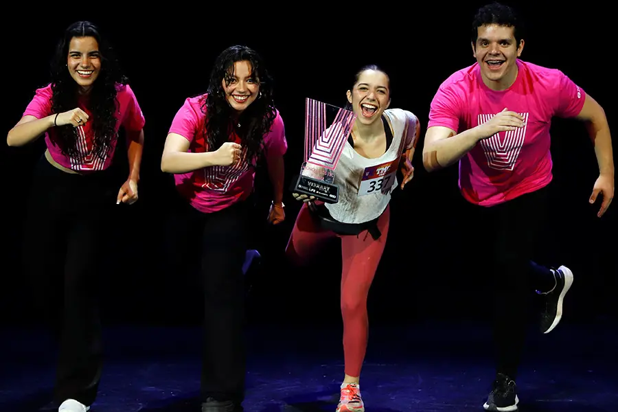 Sofía López y el equipo detrás de su monólogo "Todas mis carreras".