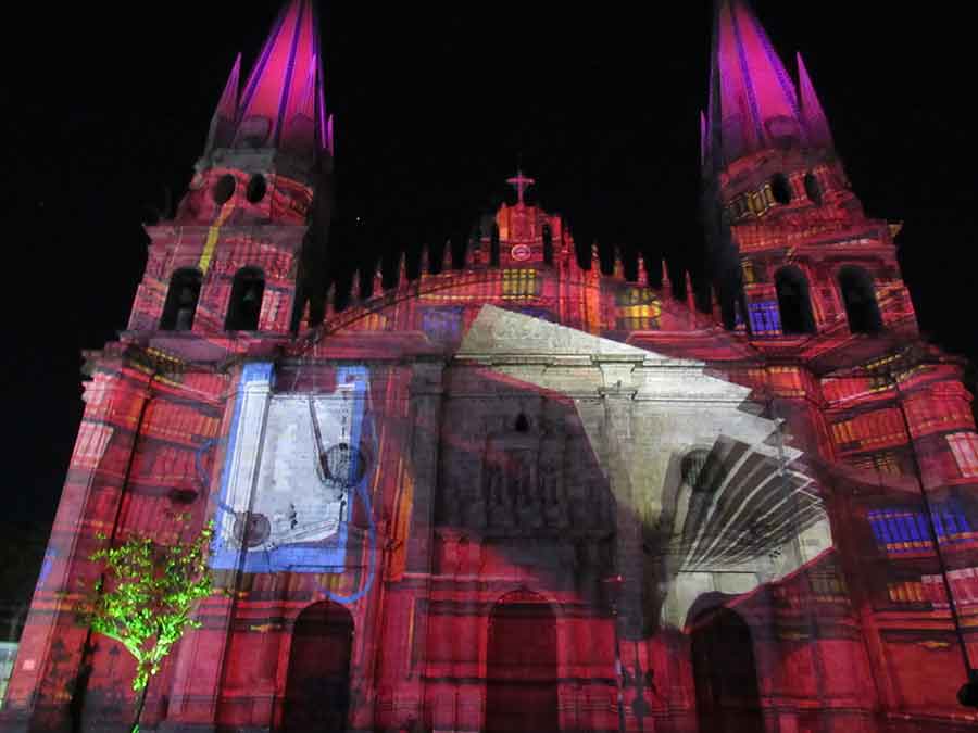 Alumnos de Tec Guadalajara realizaron video mapping para catedral.