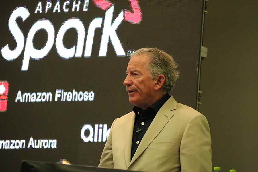 Tom Siebel, CEO de C3 AI, dialogó con estudiantes del Tec Guadalajara sobre la importancia de la inteligencia artificial.