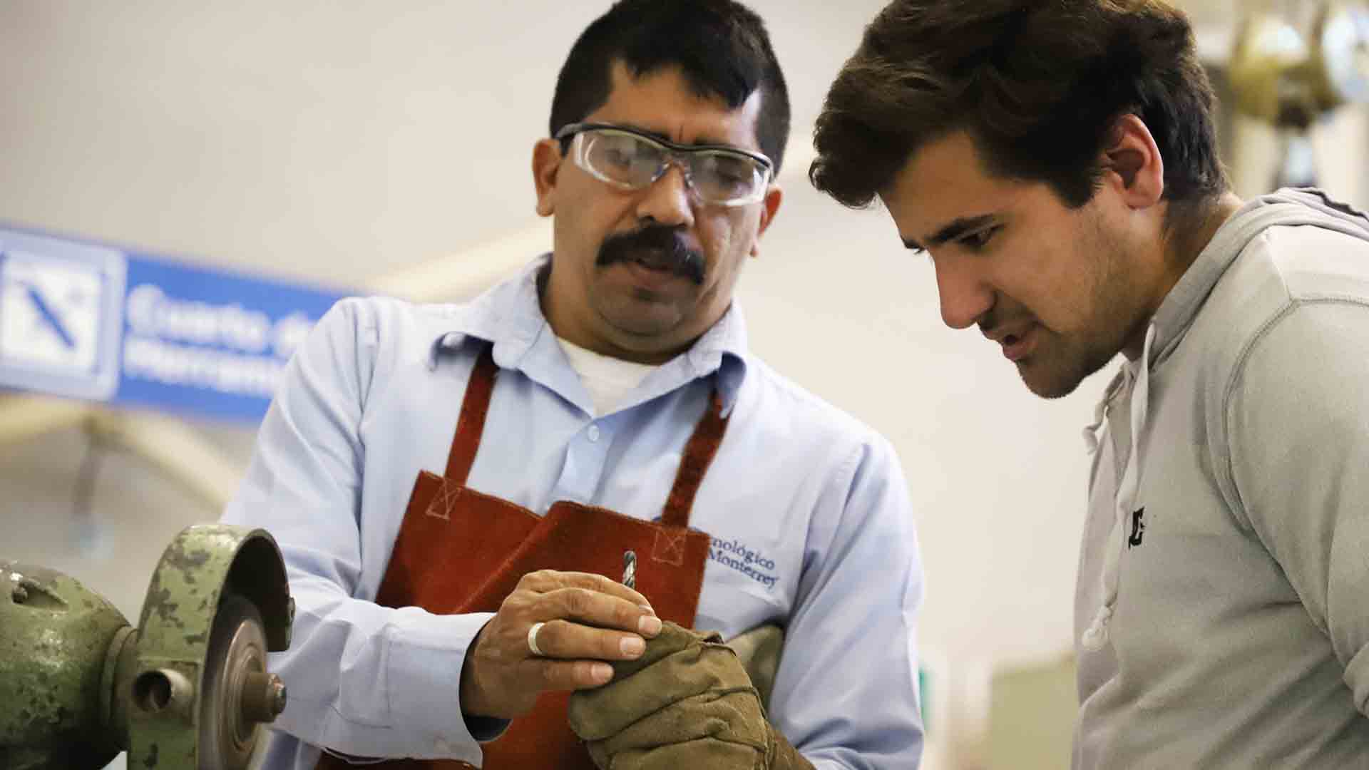 José Hinojo, auxiliar del Departamento de Ingeniería del Tec de Monterrey campus Laguna