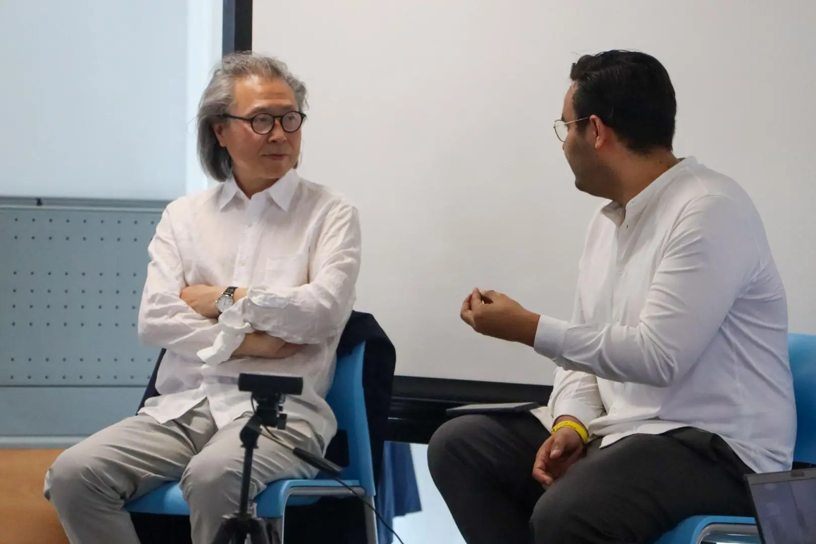 Zhu Pei en diálogo con los alumnos del Tec Qro