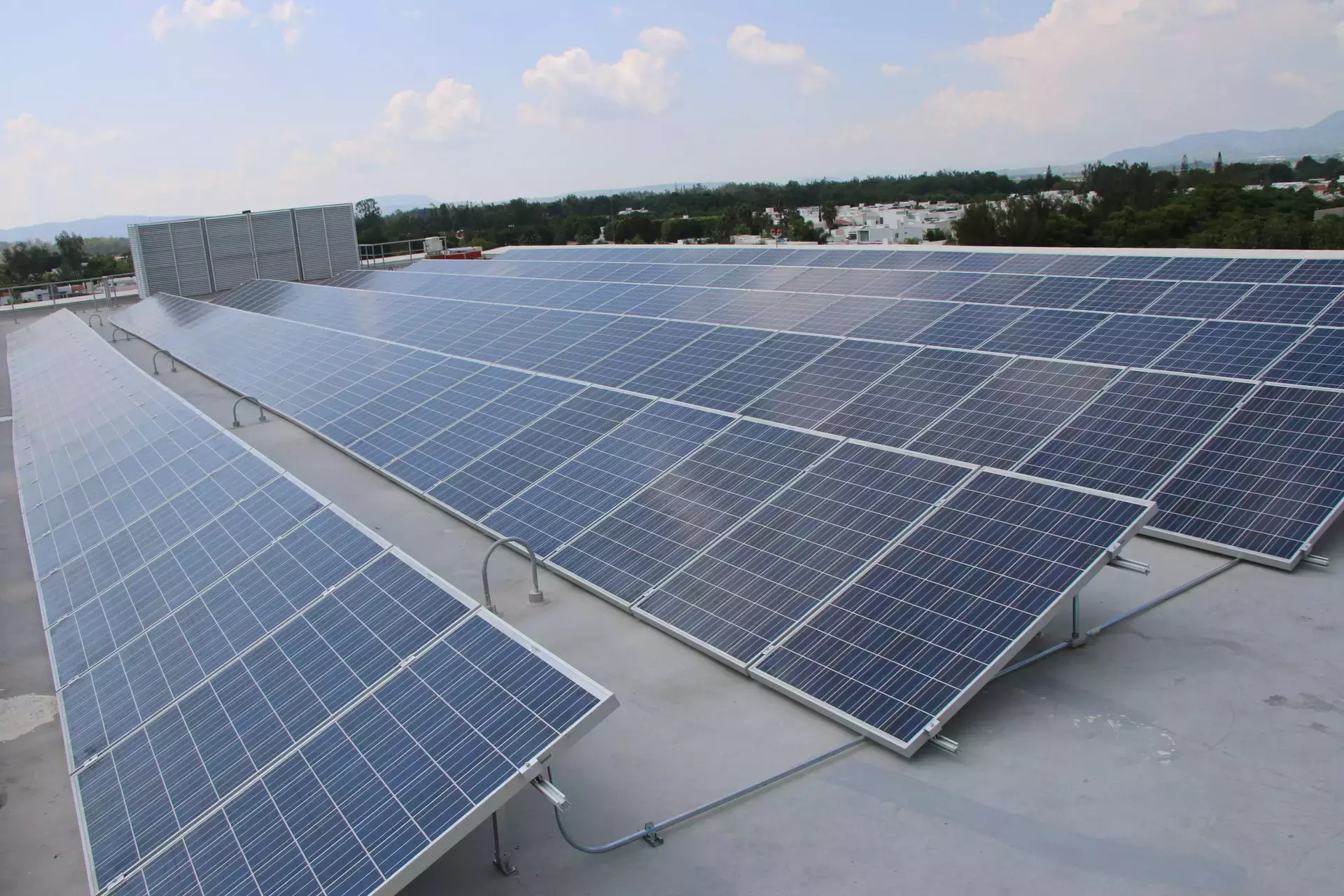 Paneles solares Campus Guadalajara