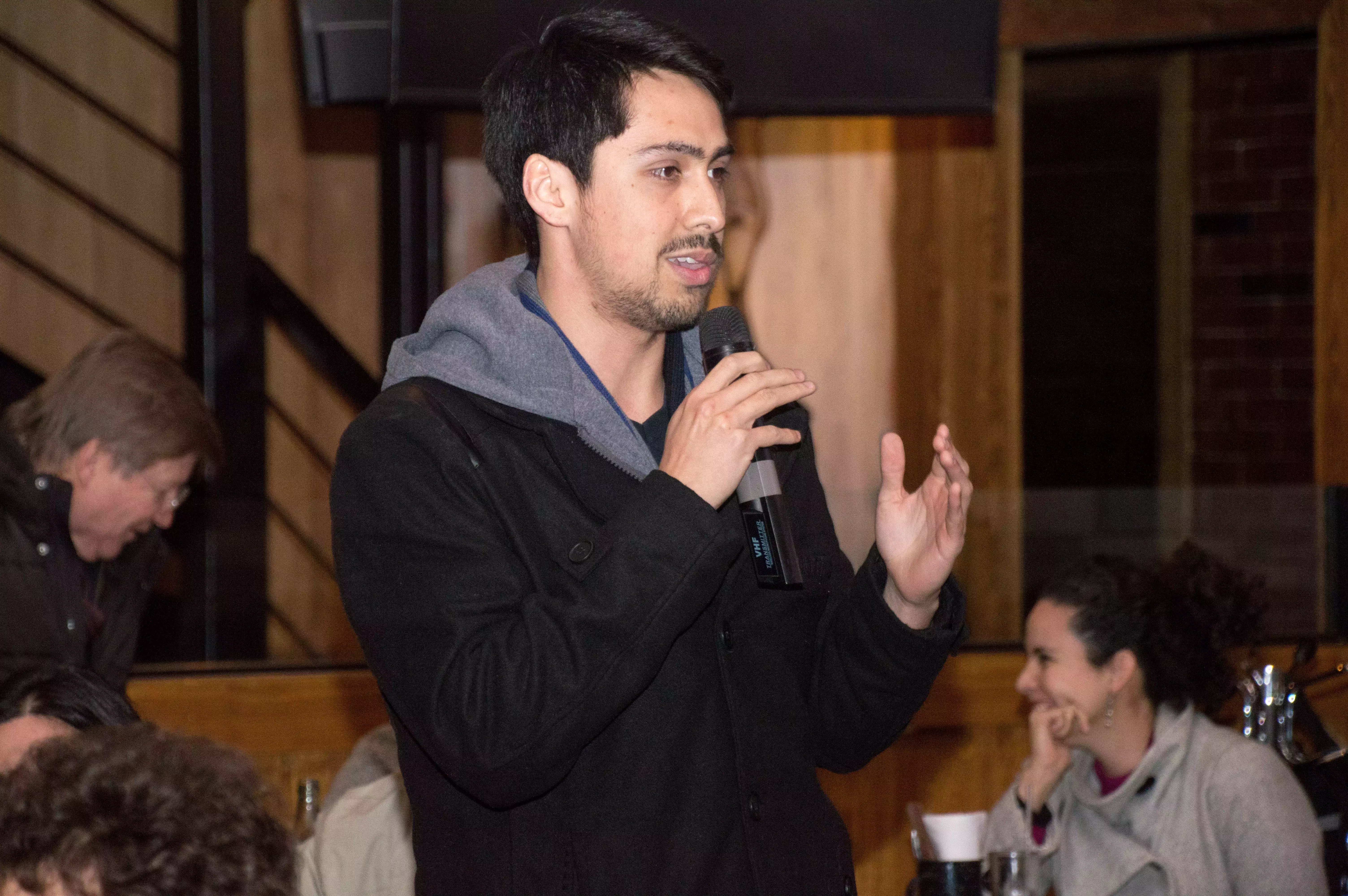 Alumnos durante bienvenida de negocios EM18