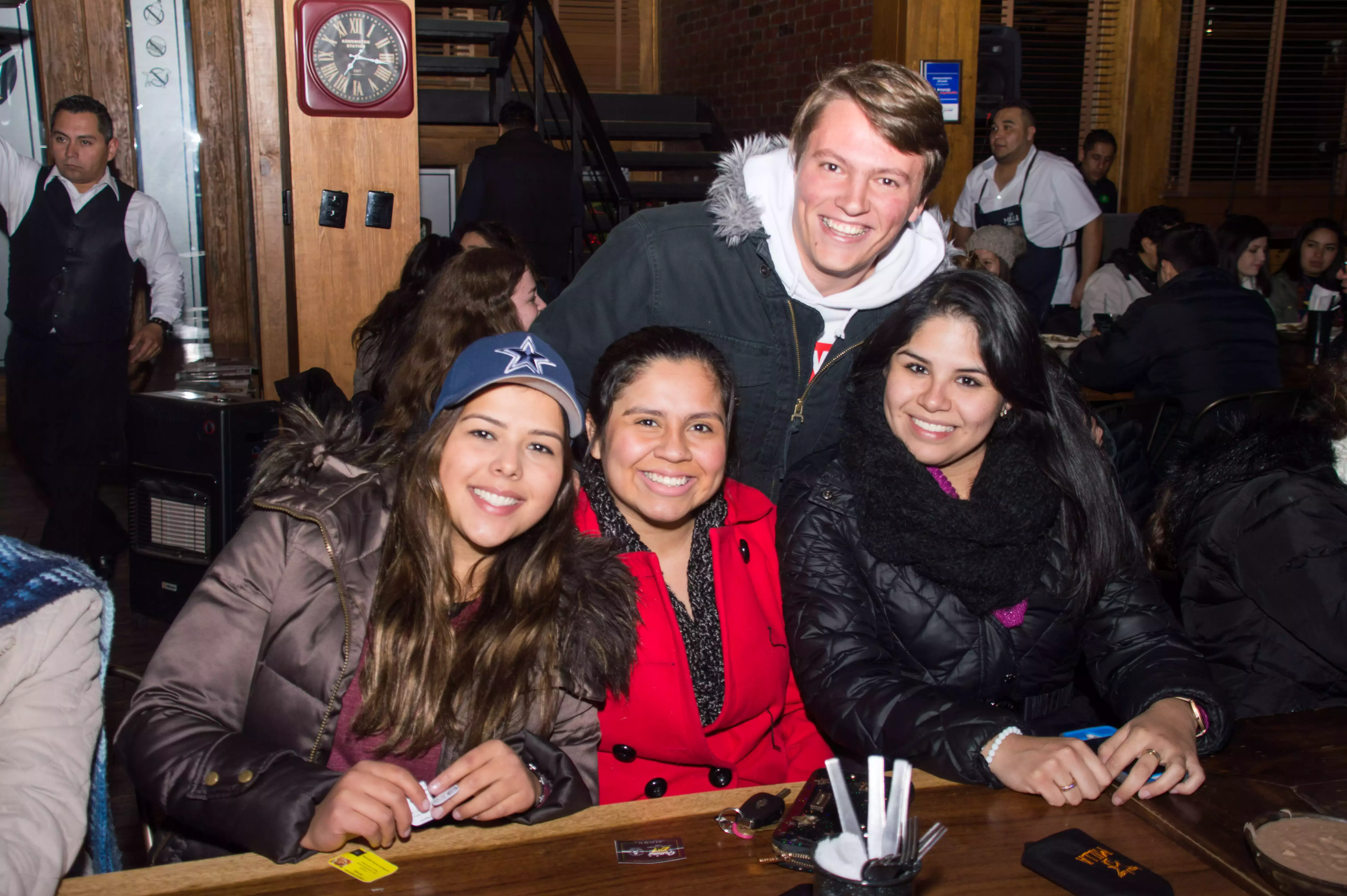 Alumnos durante bienvenida de negocios EM18