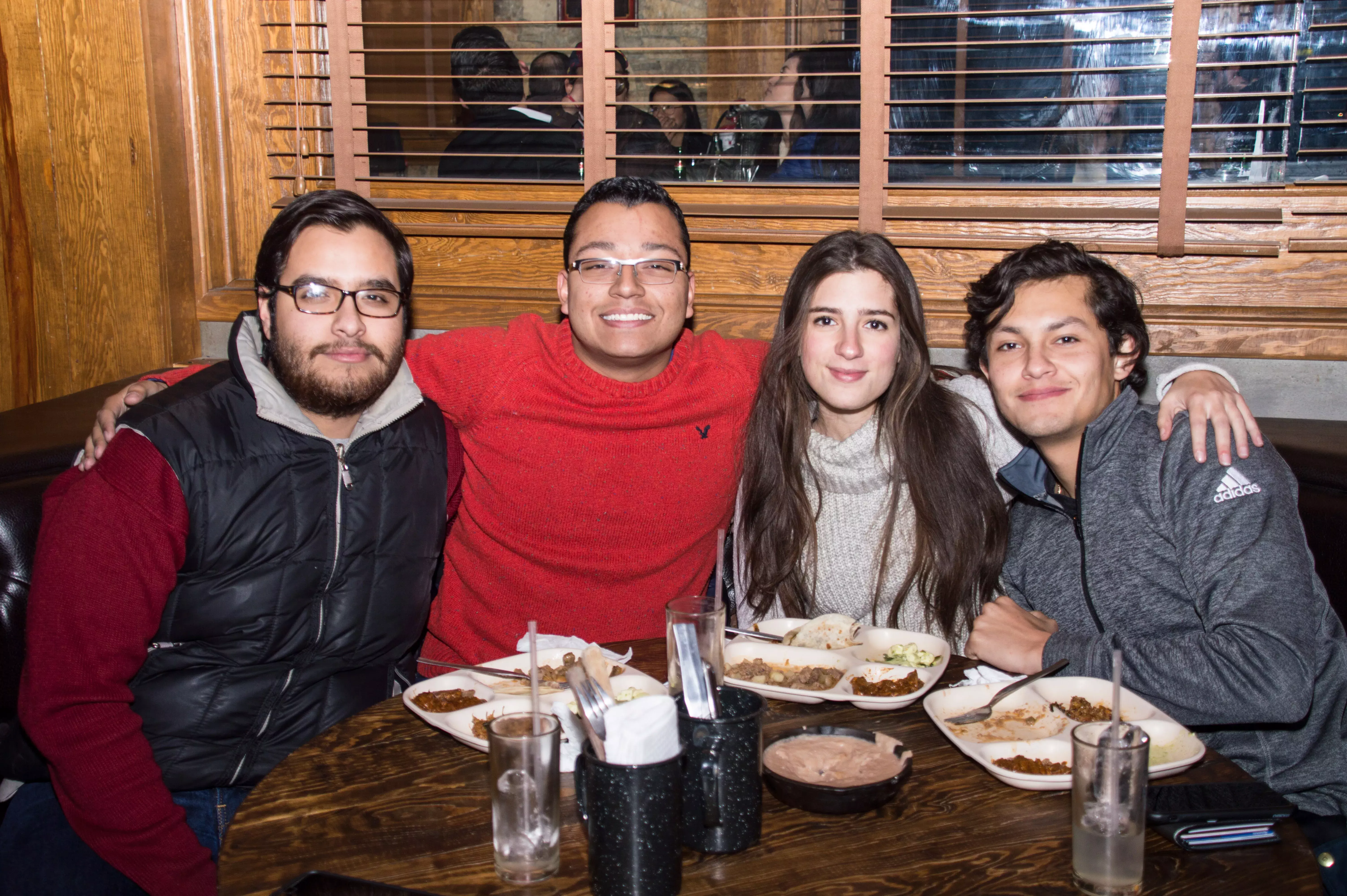 Alumnos durante bienvenida de negocios EM18