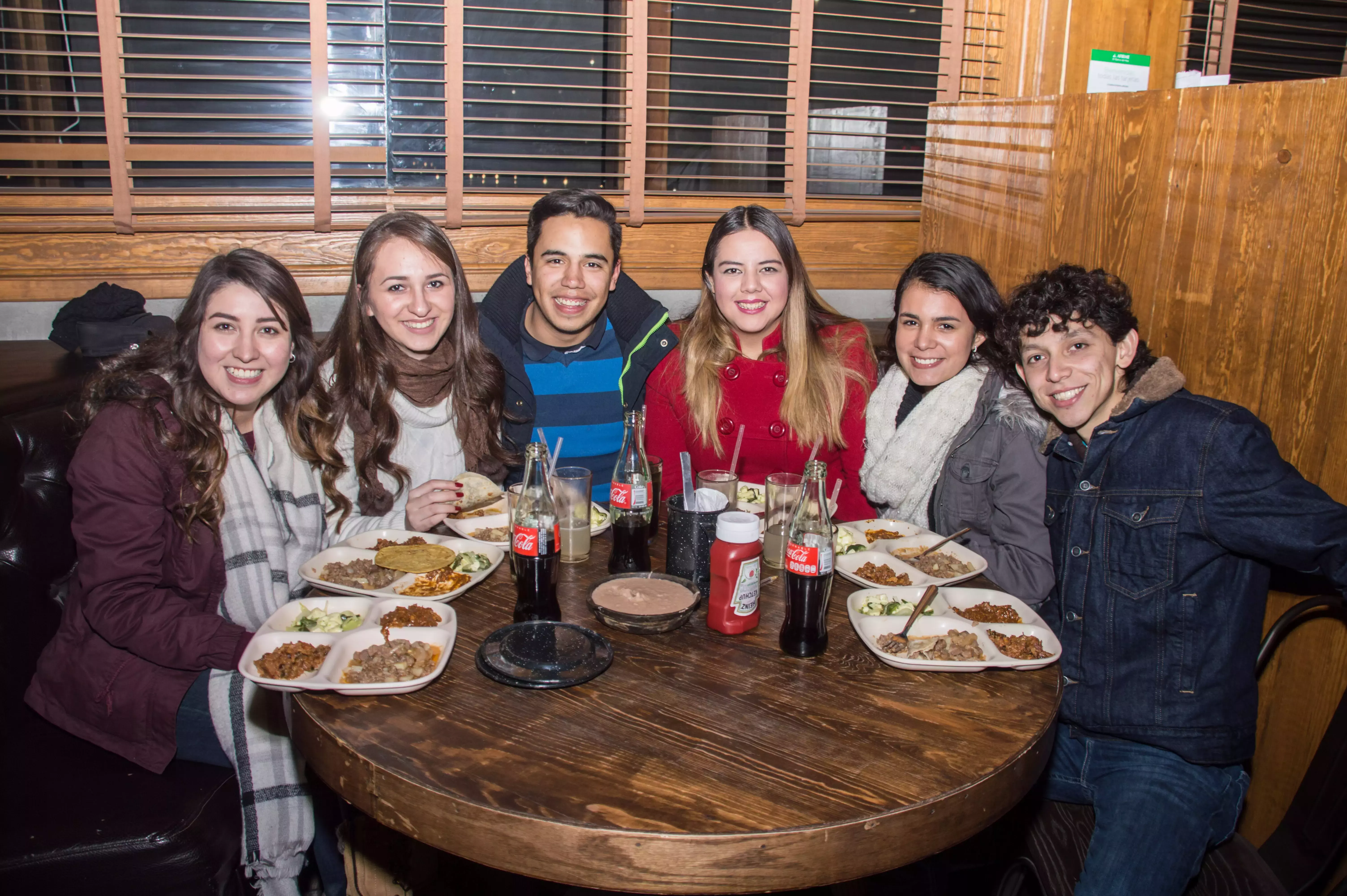 Alumnos durante bienvenida de negocios EM18