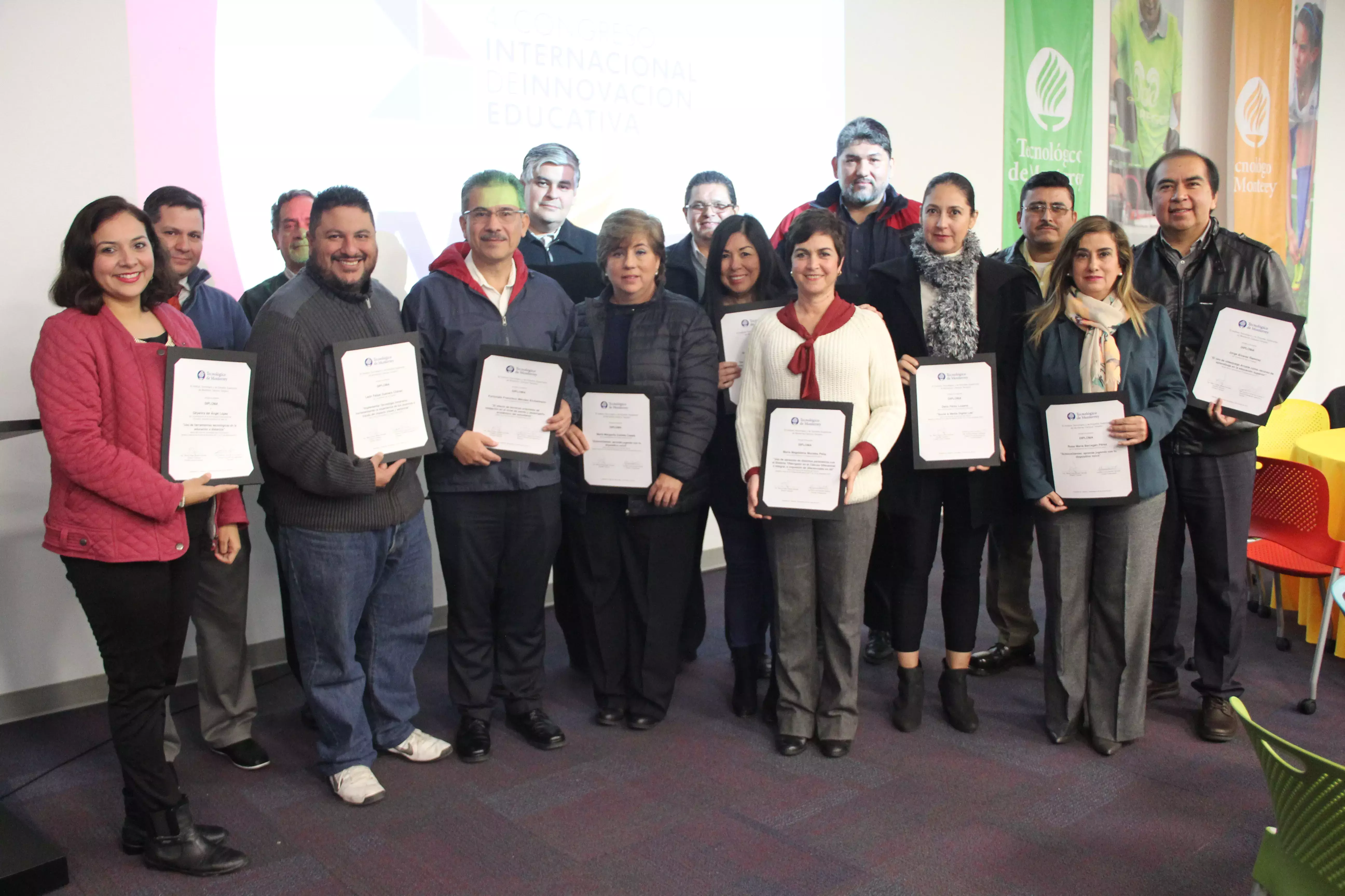 Profesores que participaron en el Congreso Internacional de Innovación Educativa (CIIE) y ganadores de los premios NOVUS.