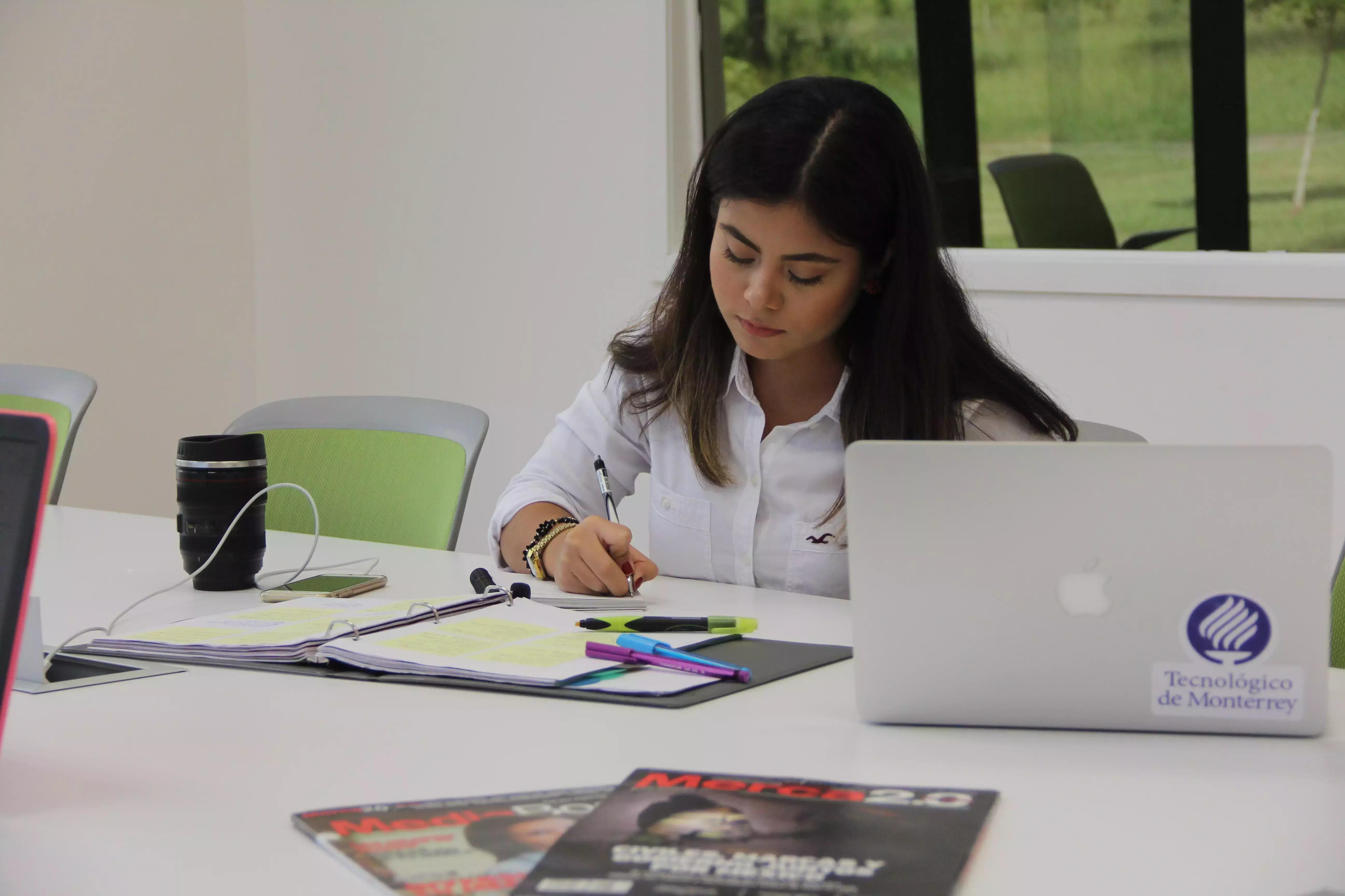 Alumna de negocios en Campus Tampico.