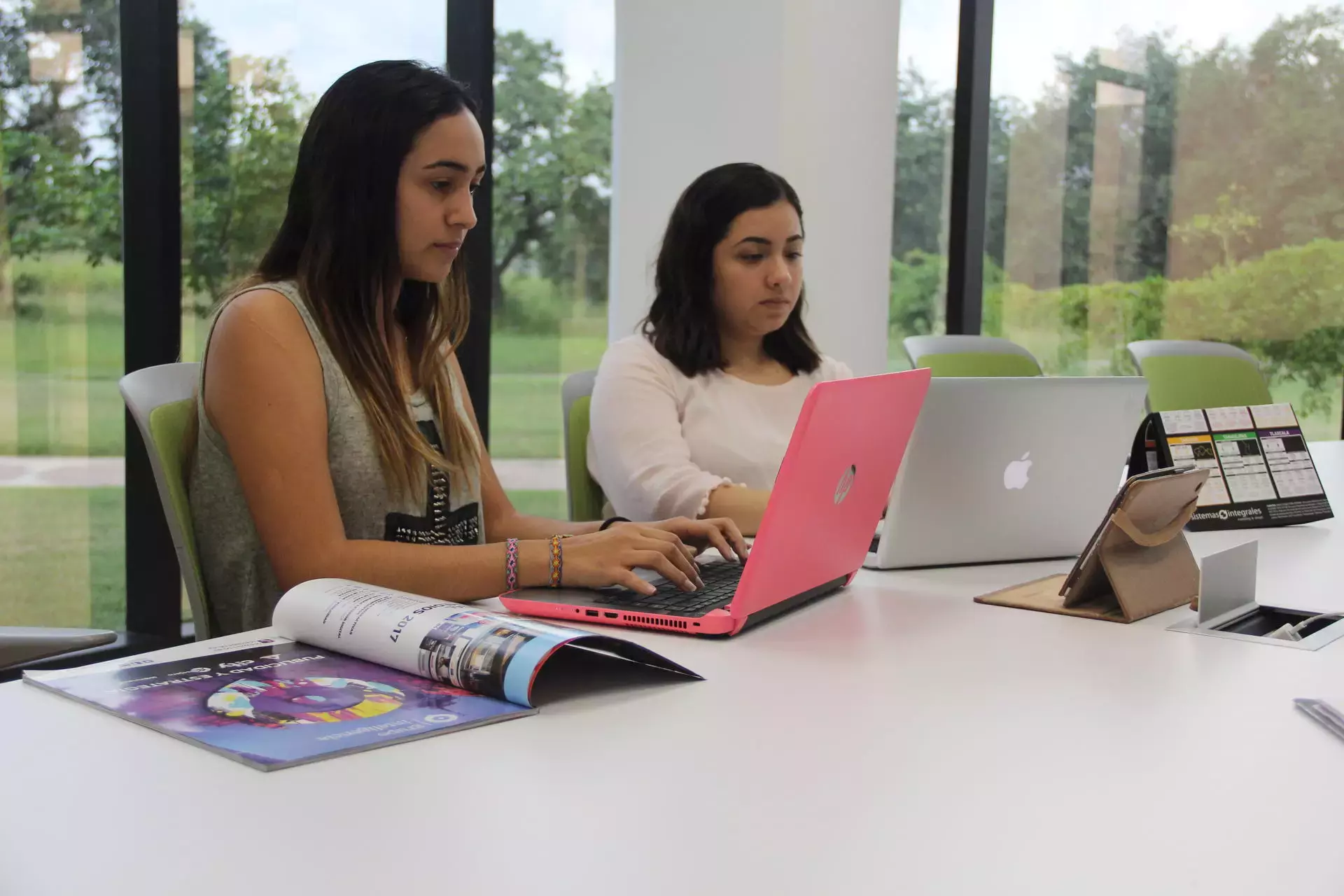 Alumnas de negocios en Cámara de Gesell, en Campus Tampico.