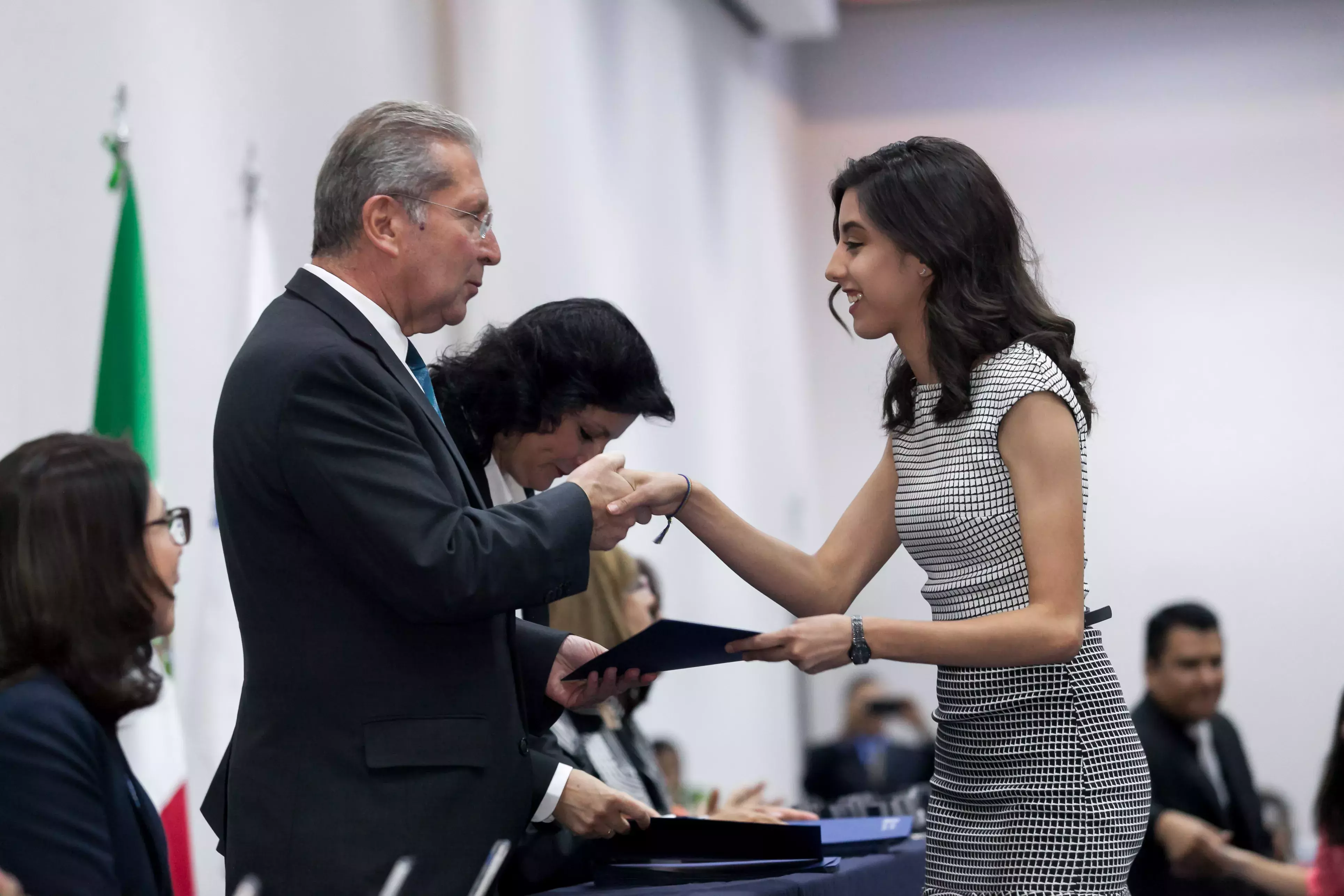 Entrega de reconocimientos a nuestros alumnos y profesores 