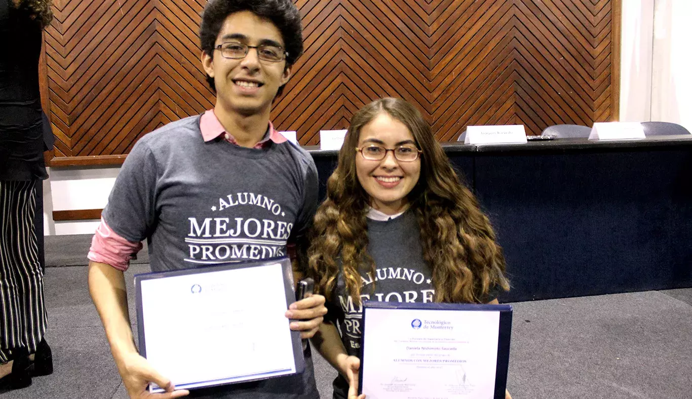 Jesús Héctor López y Daniela Nishimoto