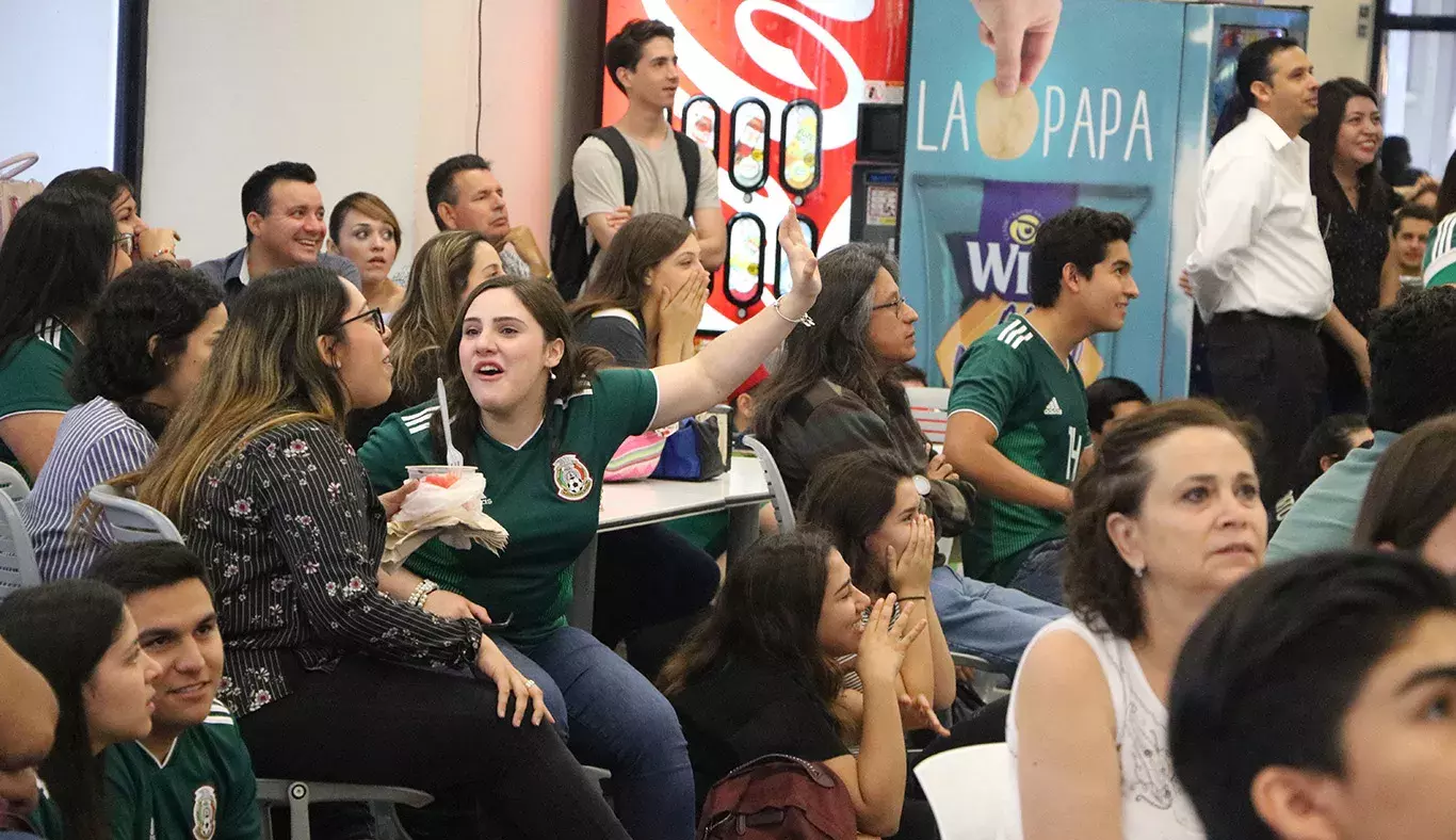 Comunidad Tec vivió el ambiente mundialista en el partido de México contra Suecia