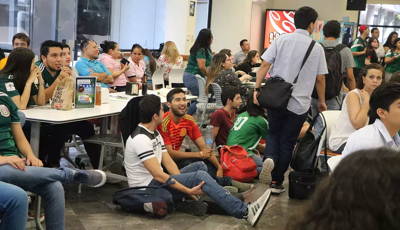 Comunidad Tec vivió el ambiente mundialista en el partido de México contra Suecia