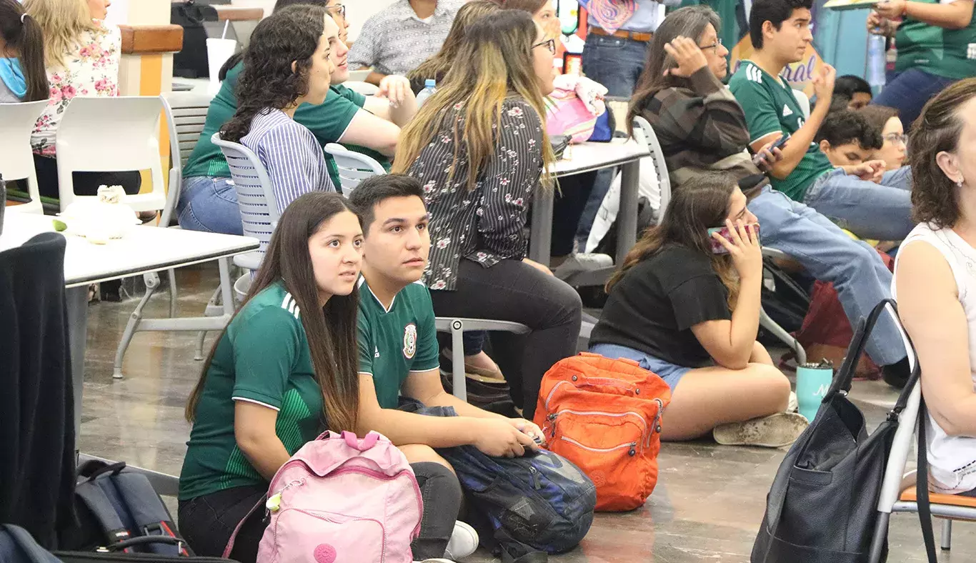 Comunidad Tec vivió el ambiente mundialista en el partido de México contra Suecia