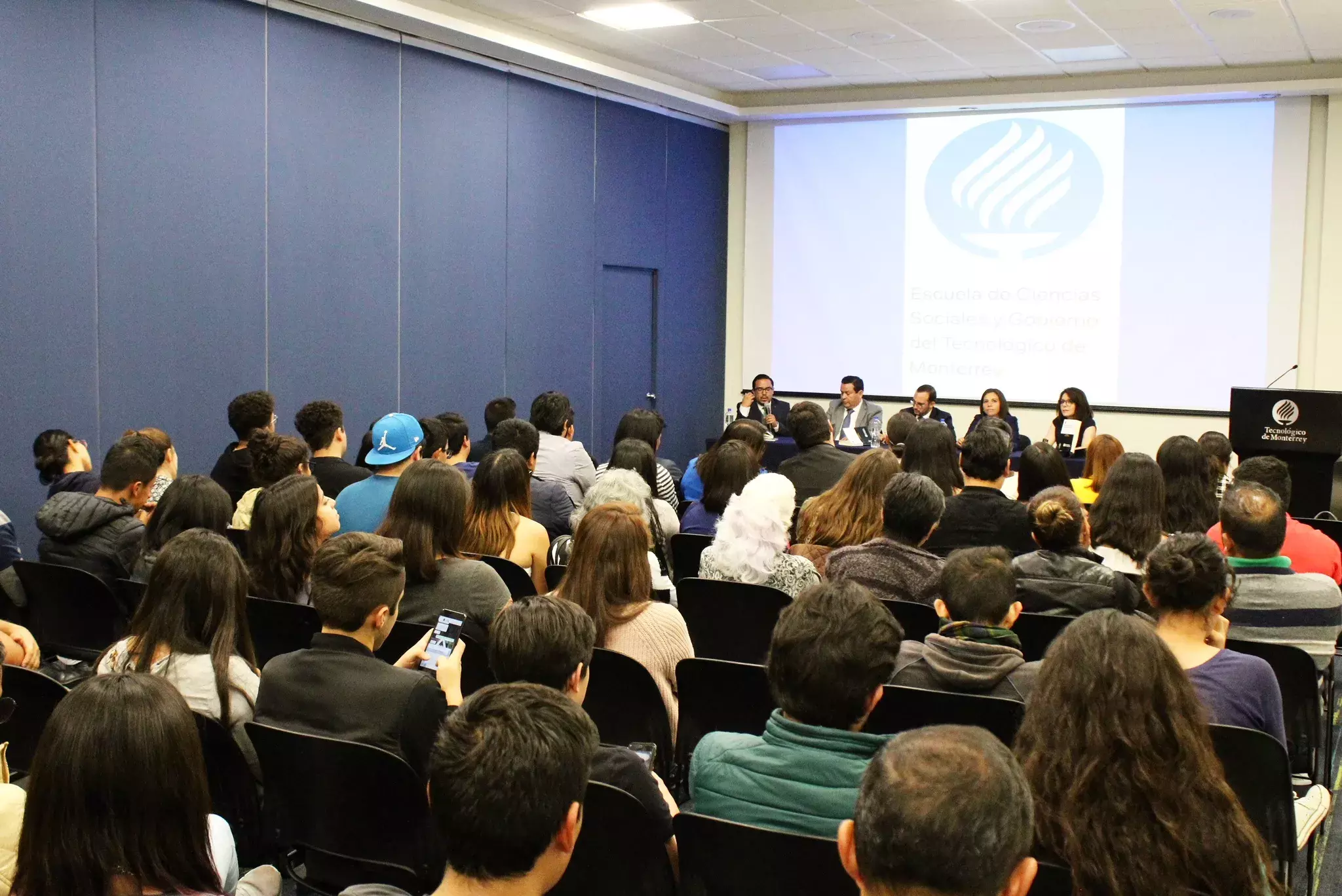 Presentación del libro "100 años de vigencia de la Constitución Mexicana"