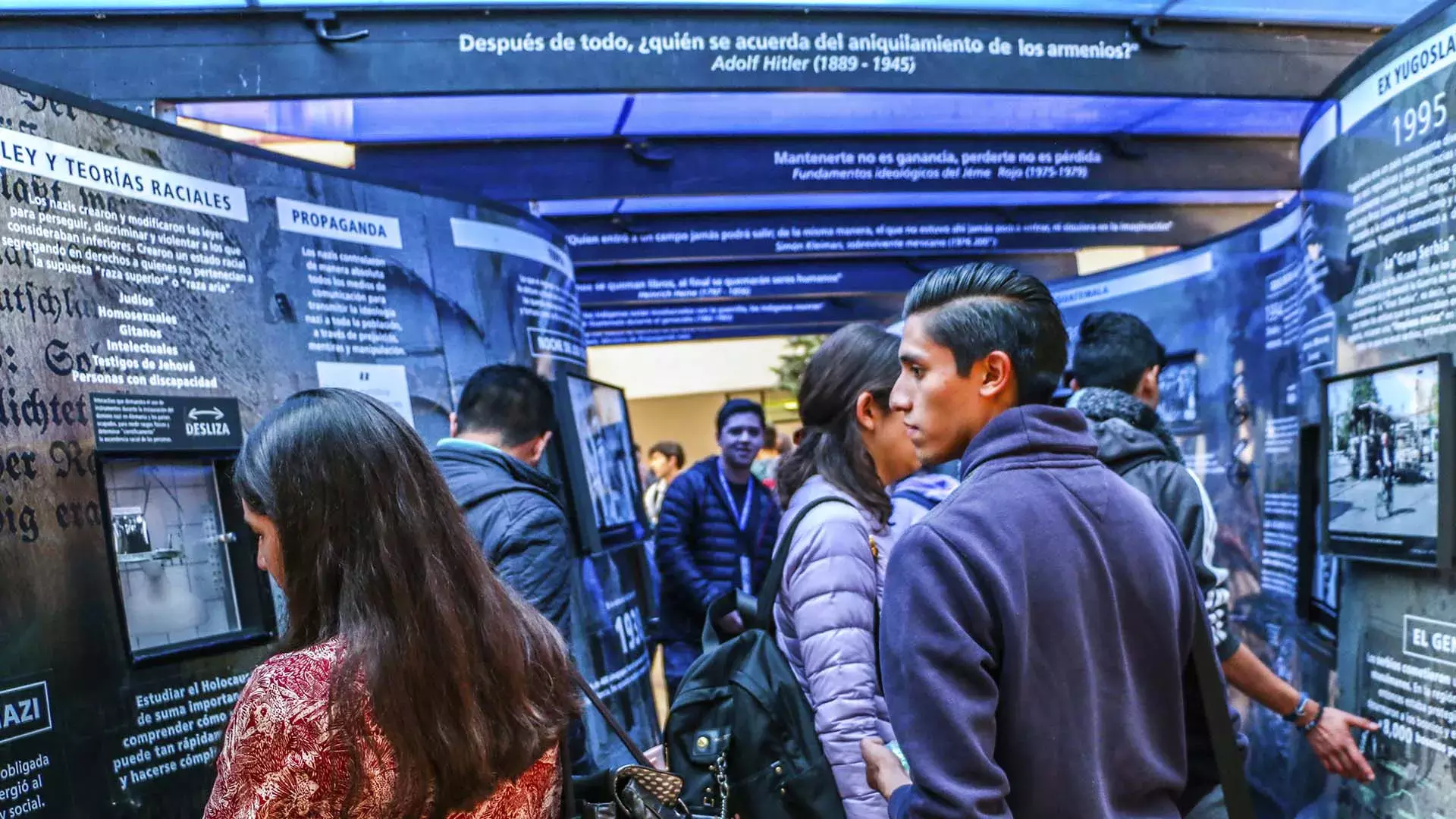 El Túnel Memoria y Tolerancia visita las instalaciones de campus Toluc