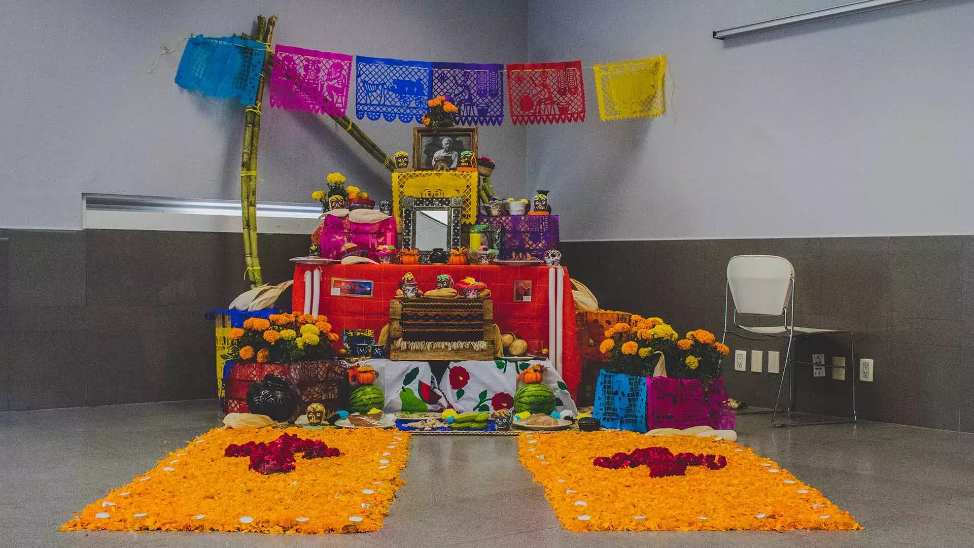 Muertec se lleva a cabo en la preparatoria del Tecnológico de Monterrey campus Toluca para celebrar el Día de Muertos