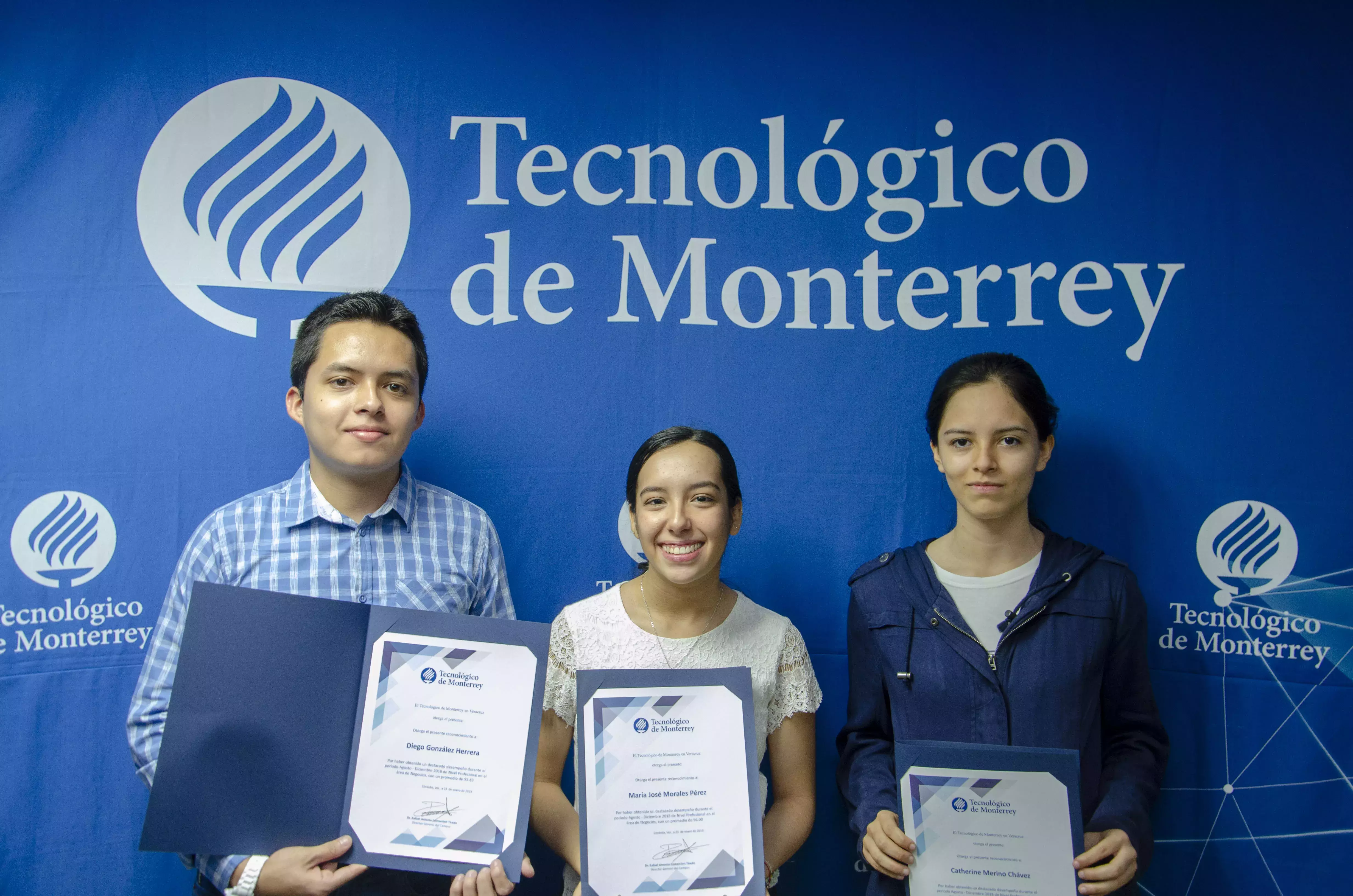 Reconoce Tec Veracruz a los mejores estudiantes del año (fotogalería)