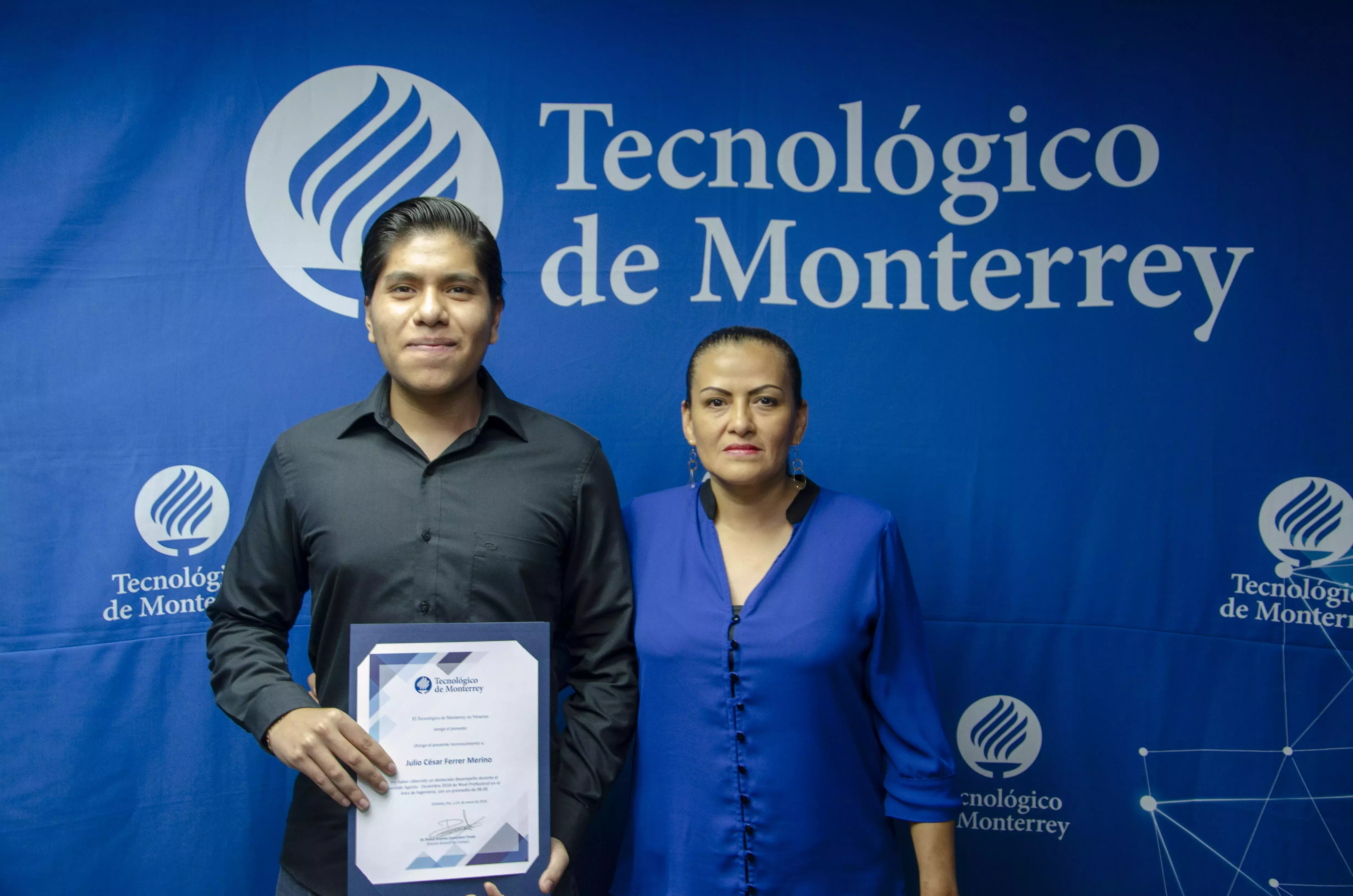 Reconoce Tec Veracruz a los mejores estudiantes del año (fotogalería)