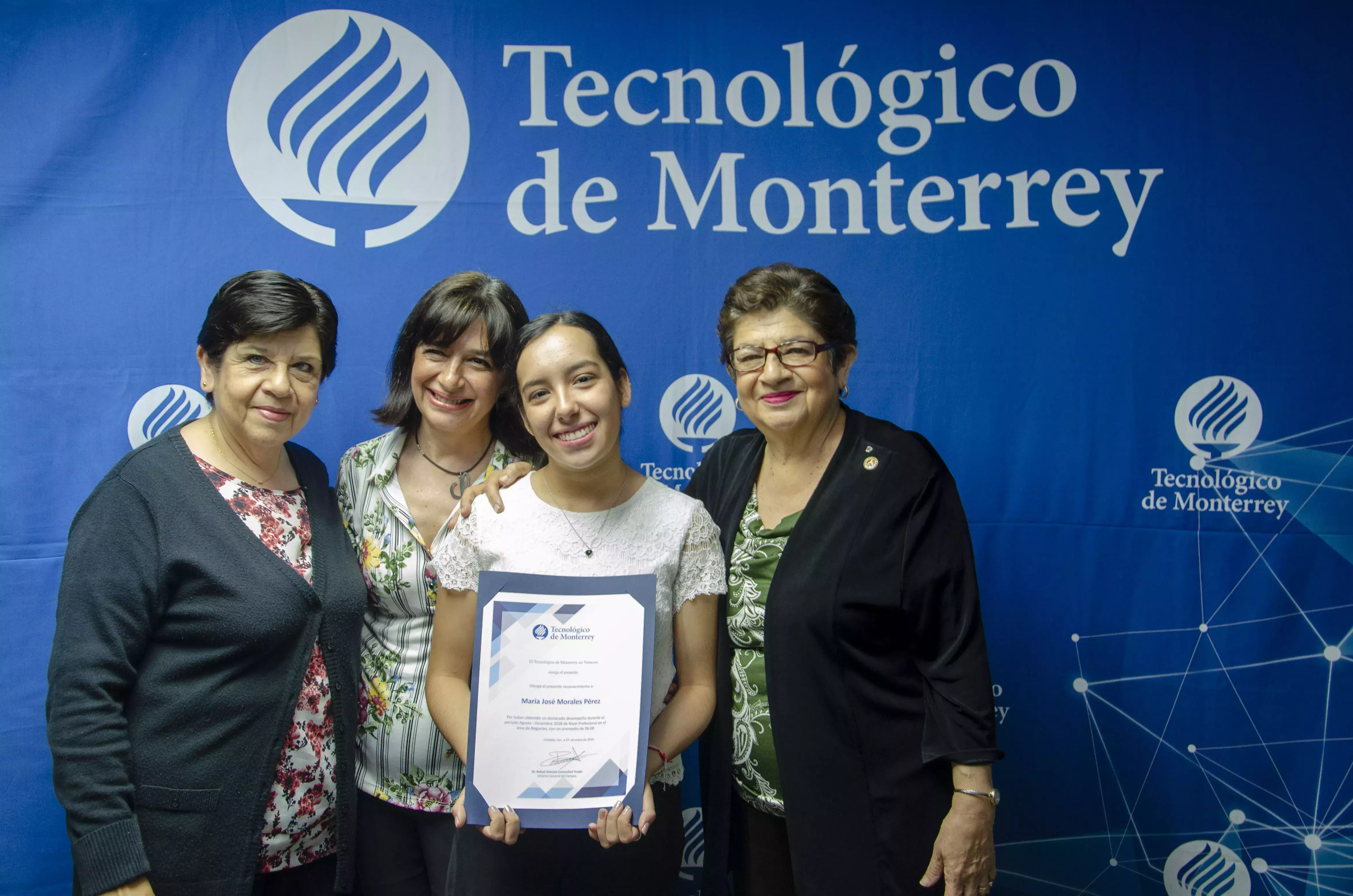 Reconoce Tec Veracruz a los mejores estudiantes del año (fotogalería)