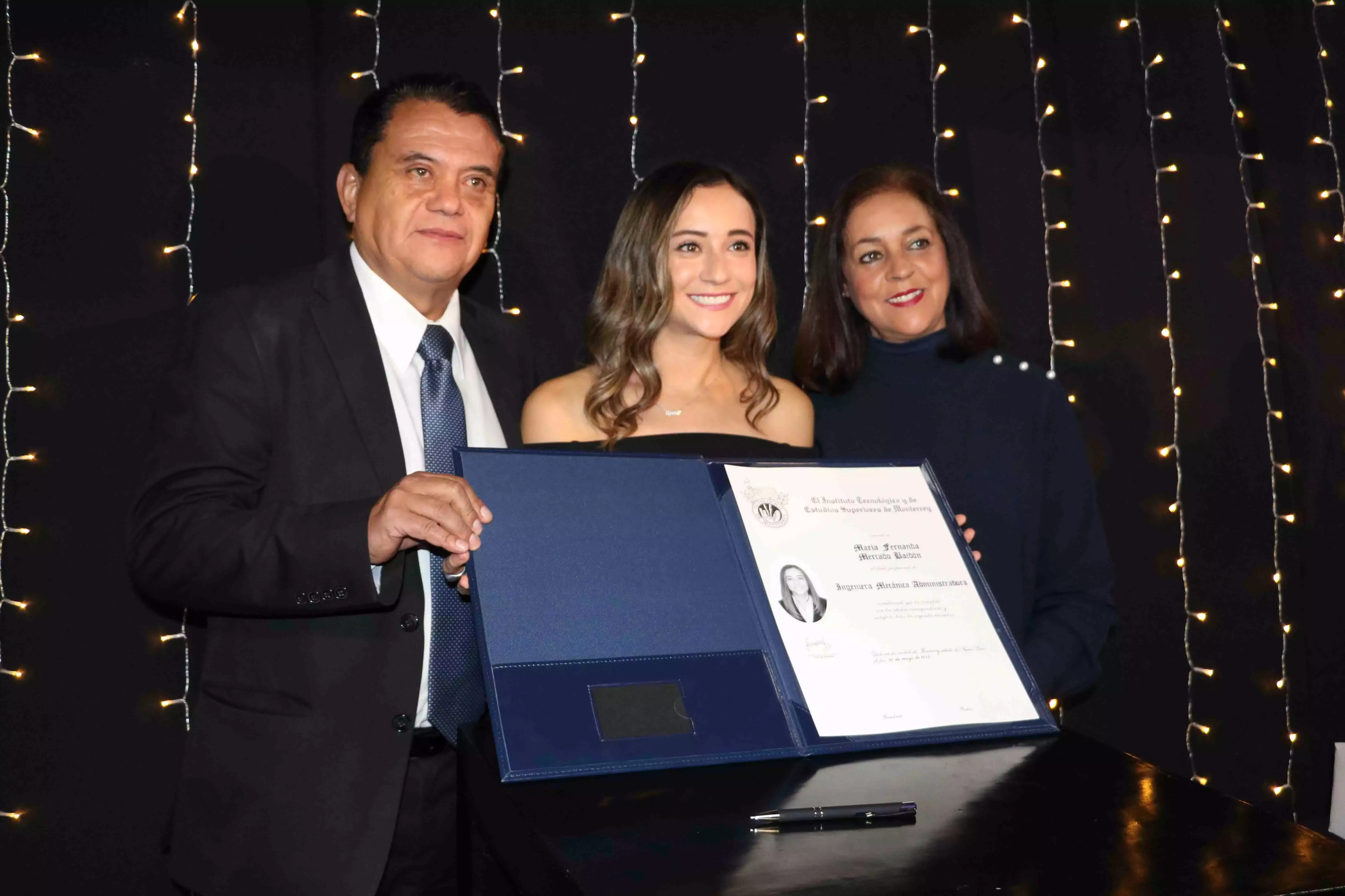 Así se vivió la ceremonia de firma de título del campus Monterrey