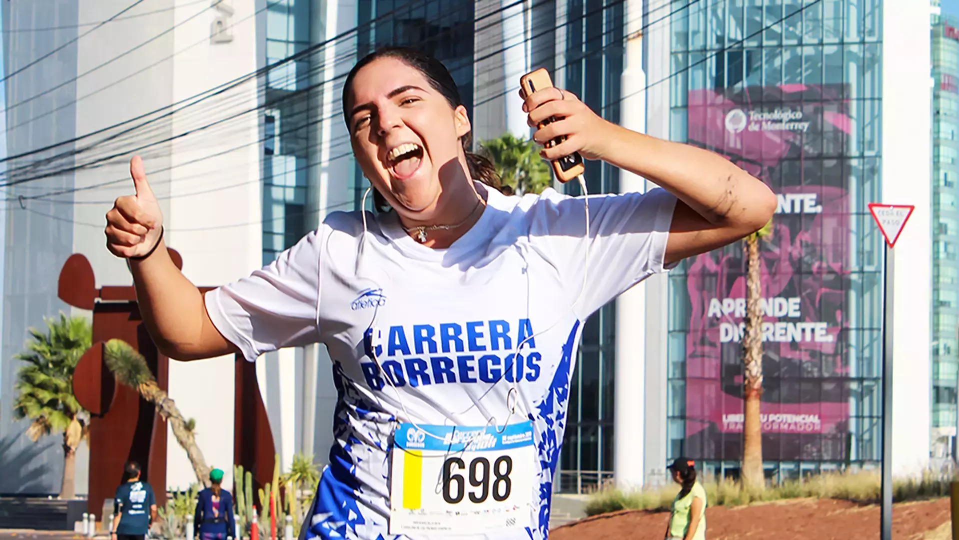 alumnos del tec en carrera borregos 