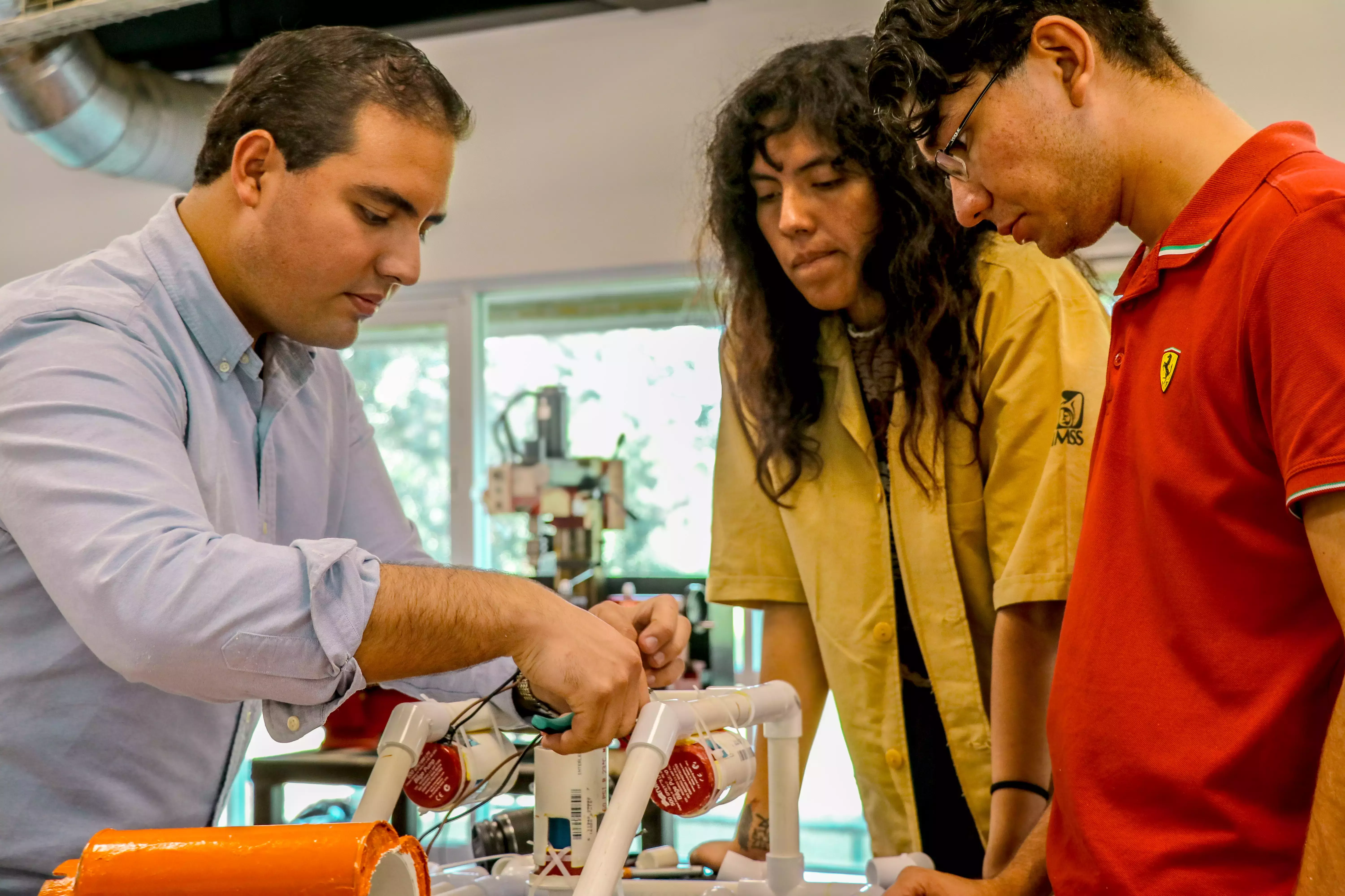 Alumnos del Tecnológico de Monterrey viviendo su Semanai en campus Tampico