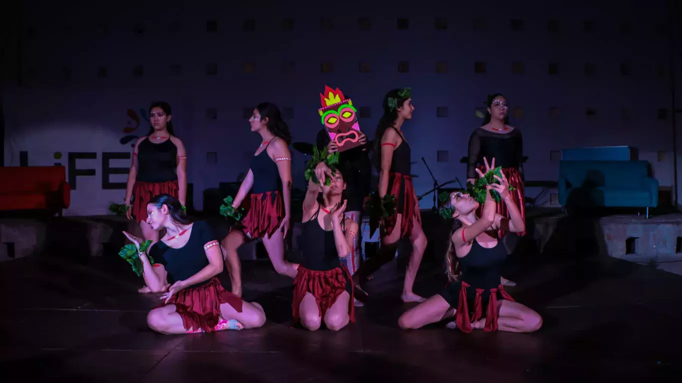 Canto, danza, música en el festival de arte del tec de monterrey en Zacatecas