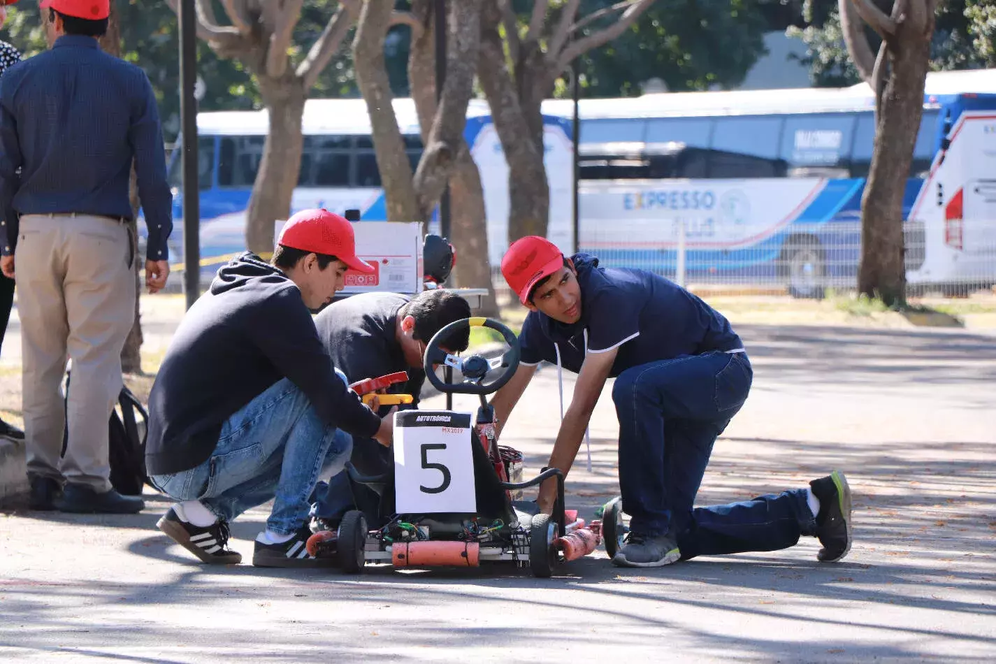 Aprenden con competencia de GoKarts eléctricos en Autotronics 2019 del Tec Guadalajara