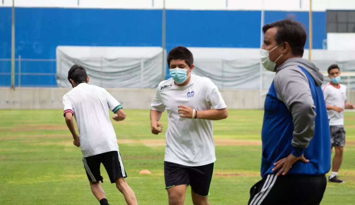 Entrenamiento Fútbol Campus Irapuato 