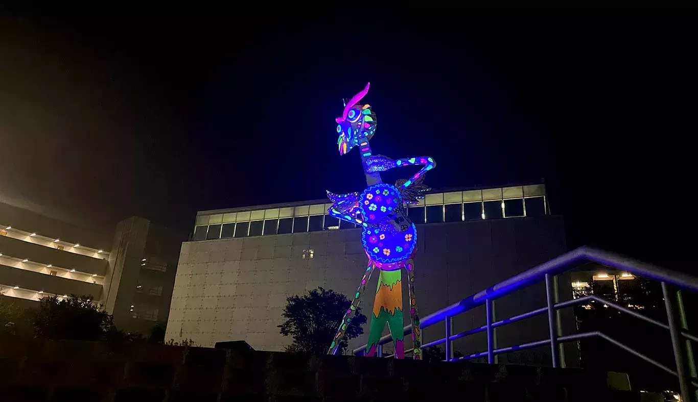 Los alebrijes simularon un ambiente mítico en el campus Monterrey