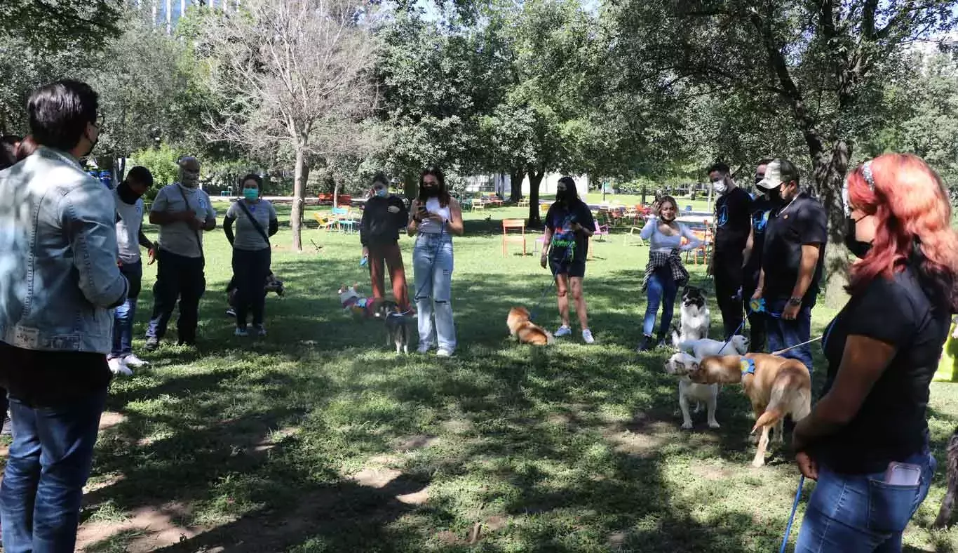 Al terminar la dinámica del viernes, los instructores rifaron productos para las mascotas.