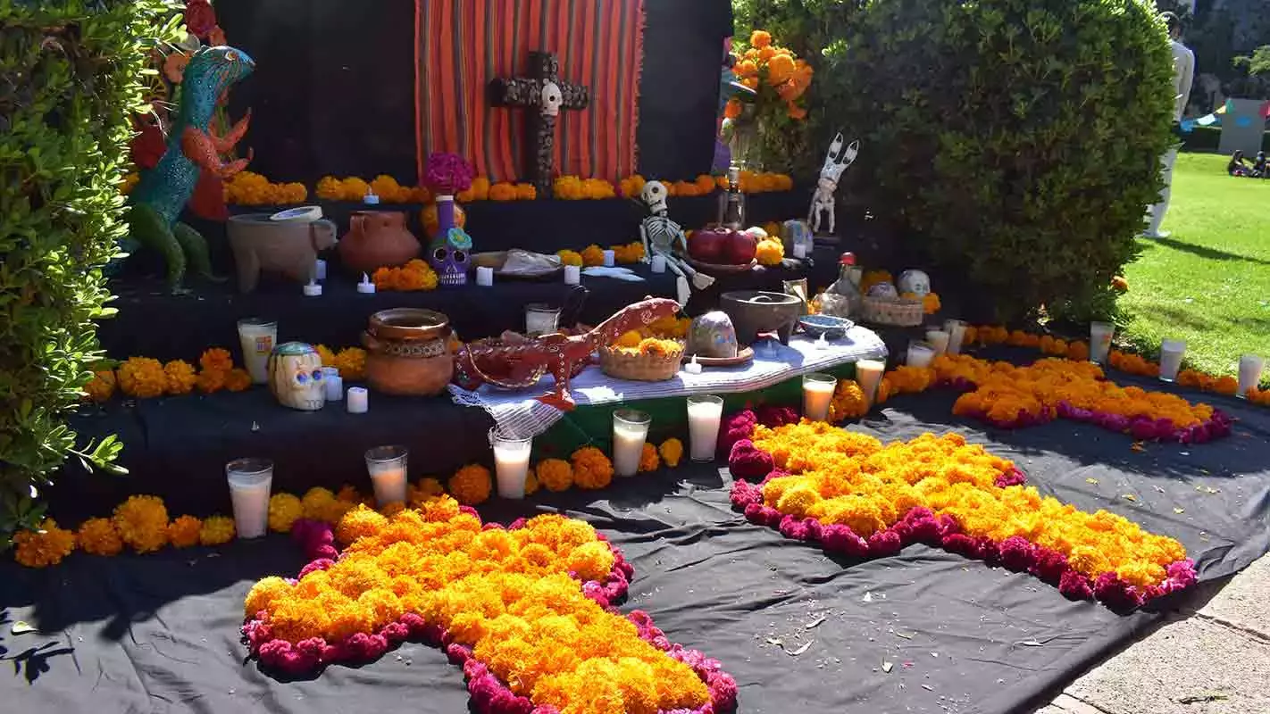 Fiesta de Humanidades en PrepaTec Guadalajara celebra el Día de Muertos.