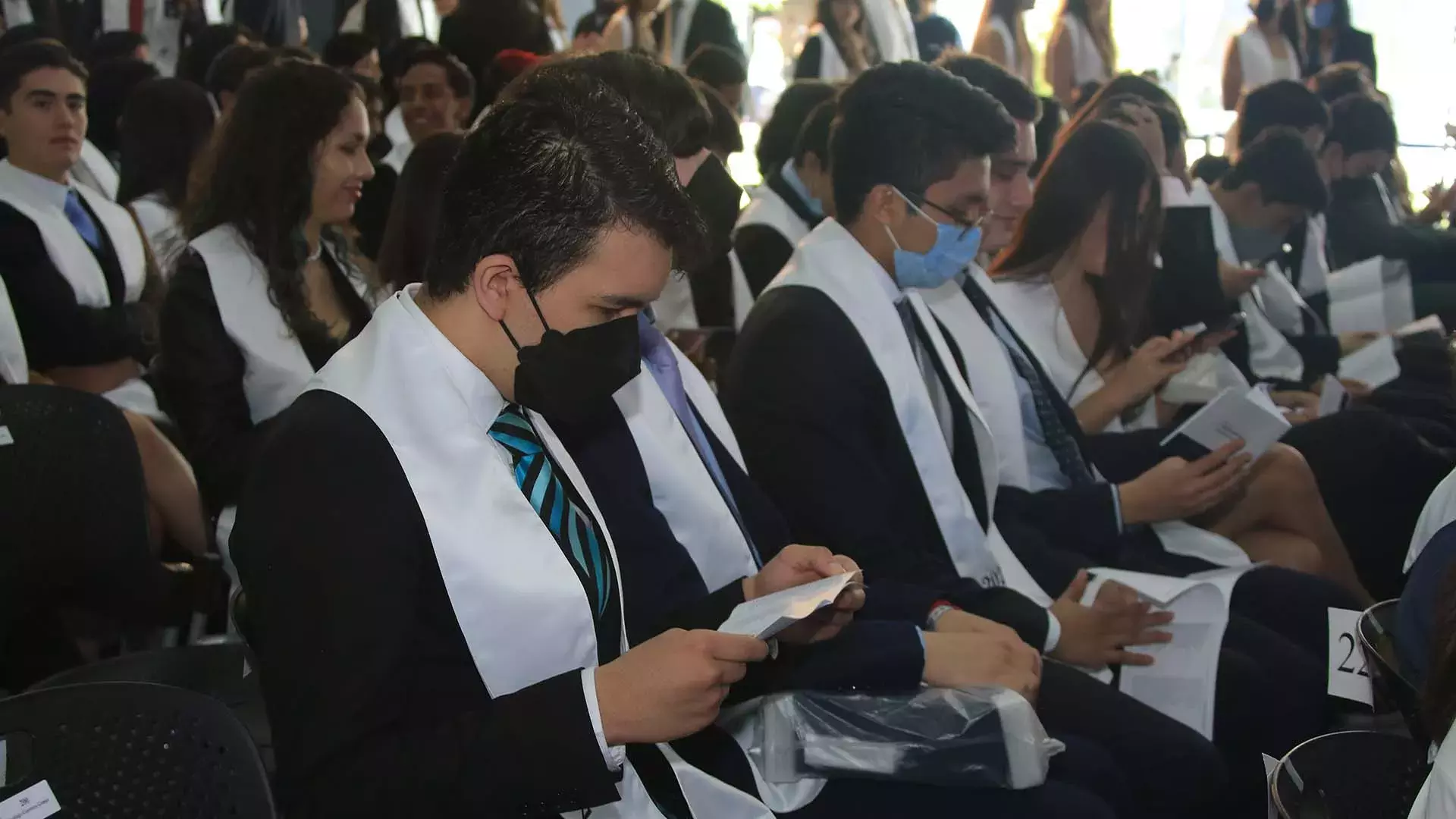 estudiantes en graduación ccm