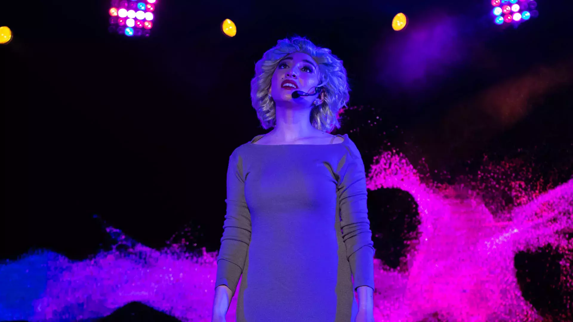 Marilyn interpretando un número musical