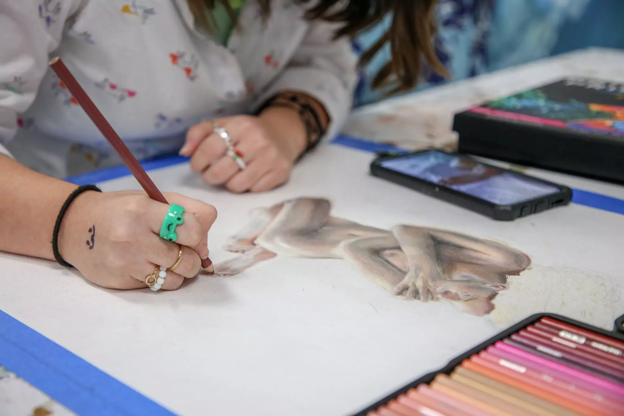 Dibujos con lápices de colores en Tec Sonora Norte