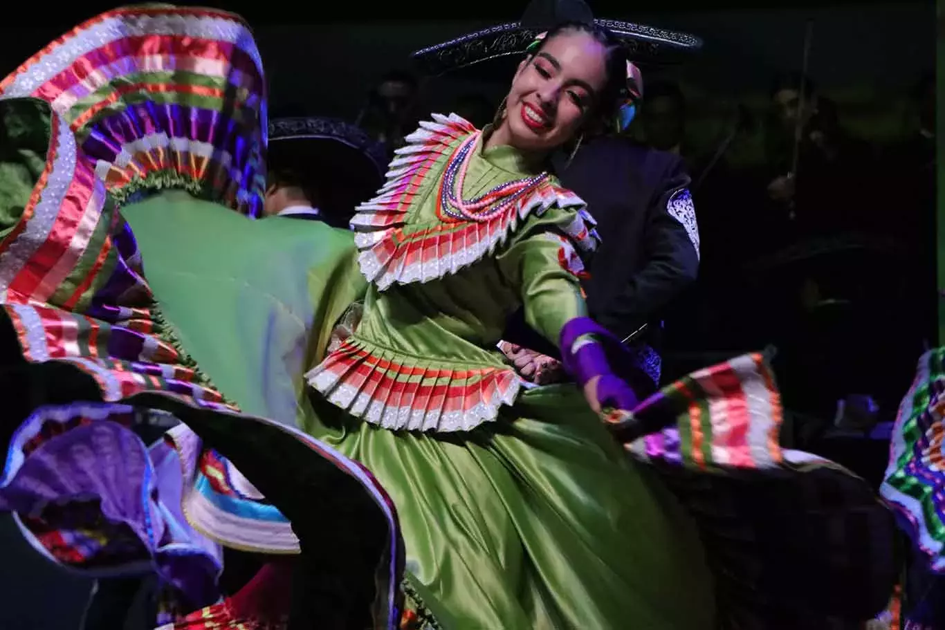 Baile folclórico de Jalisco en el espectáculo de Estampas de México del Tec Guadalajara.