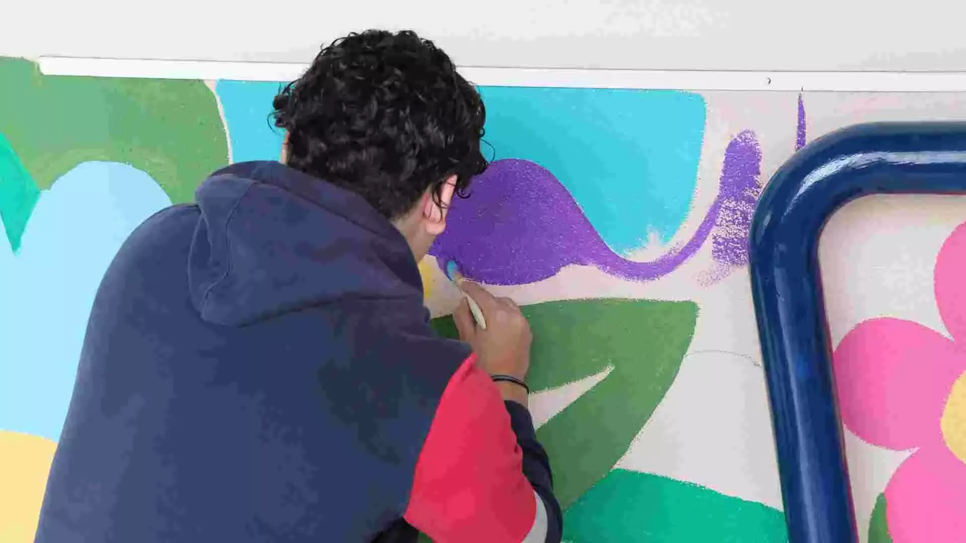 Los estudiantes de Estudios Creativos tuvieron una participación activa en el desarollo creativo y artístico del puente creativo.