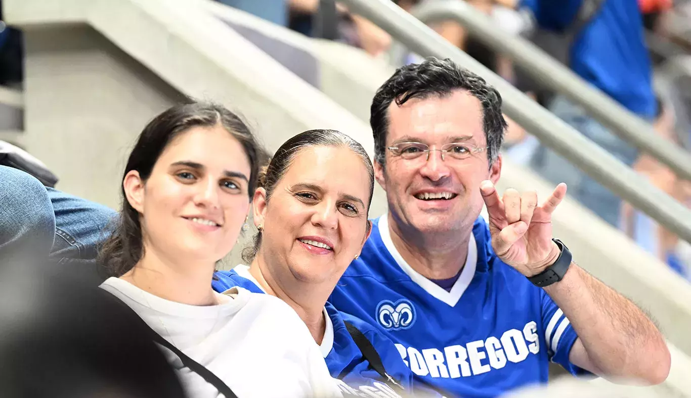 Familia Tec en tribunas