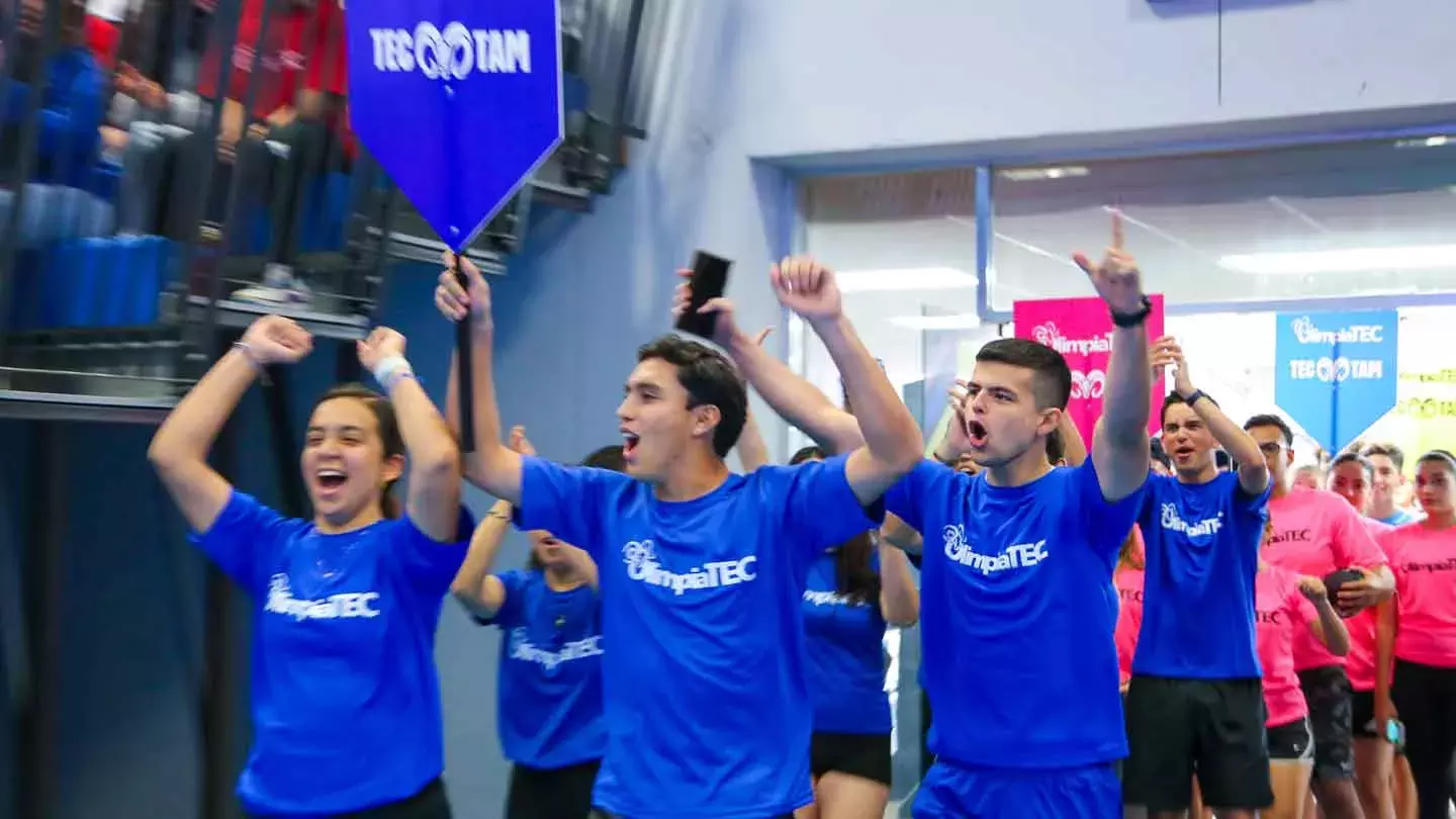 Escuela de Ingeniería de Tec Tampico entrando a los Olimpiatec