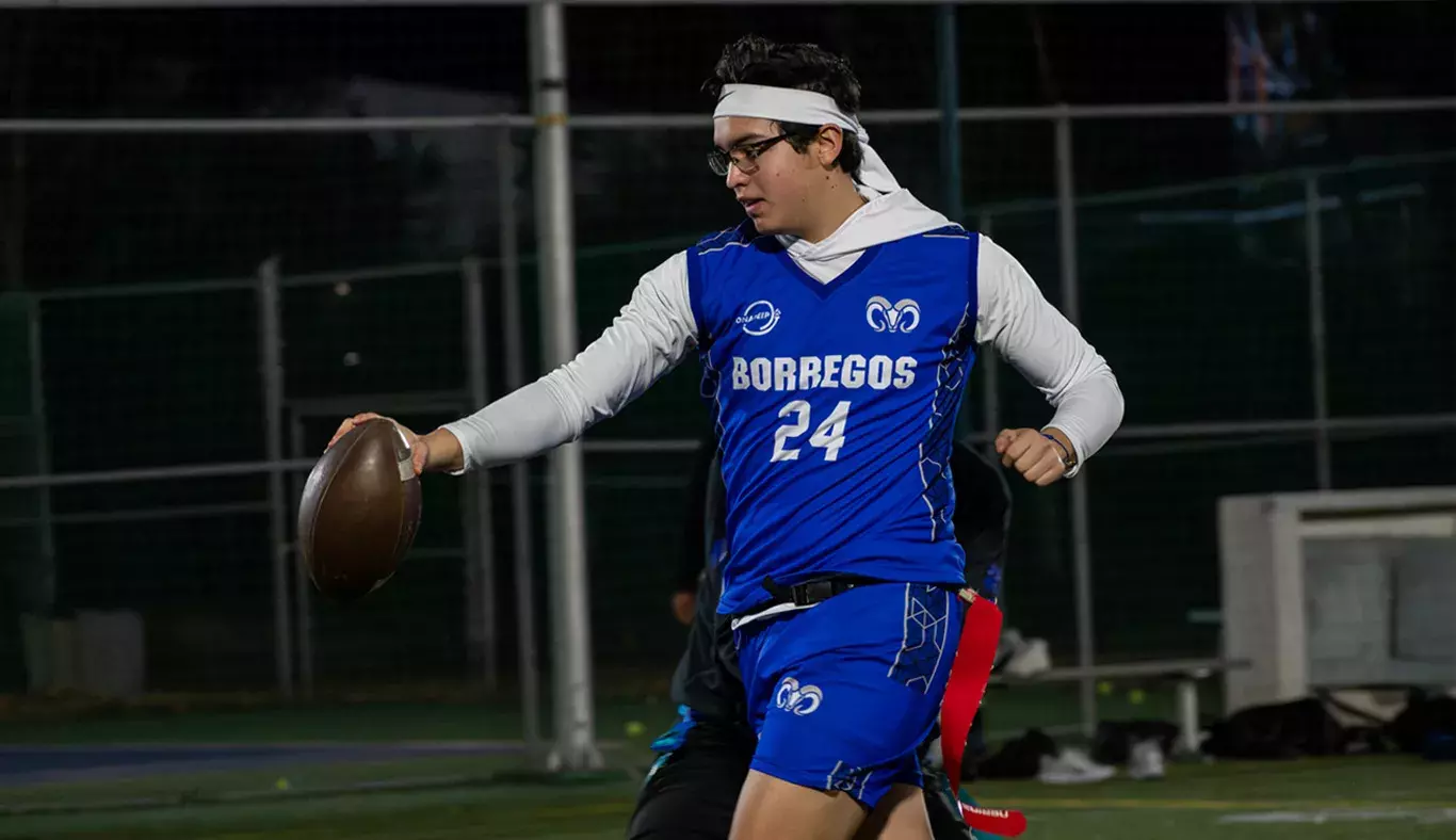 Quarterback del equipo mayor de tochito