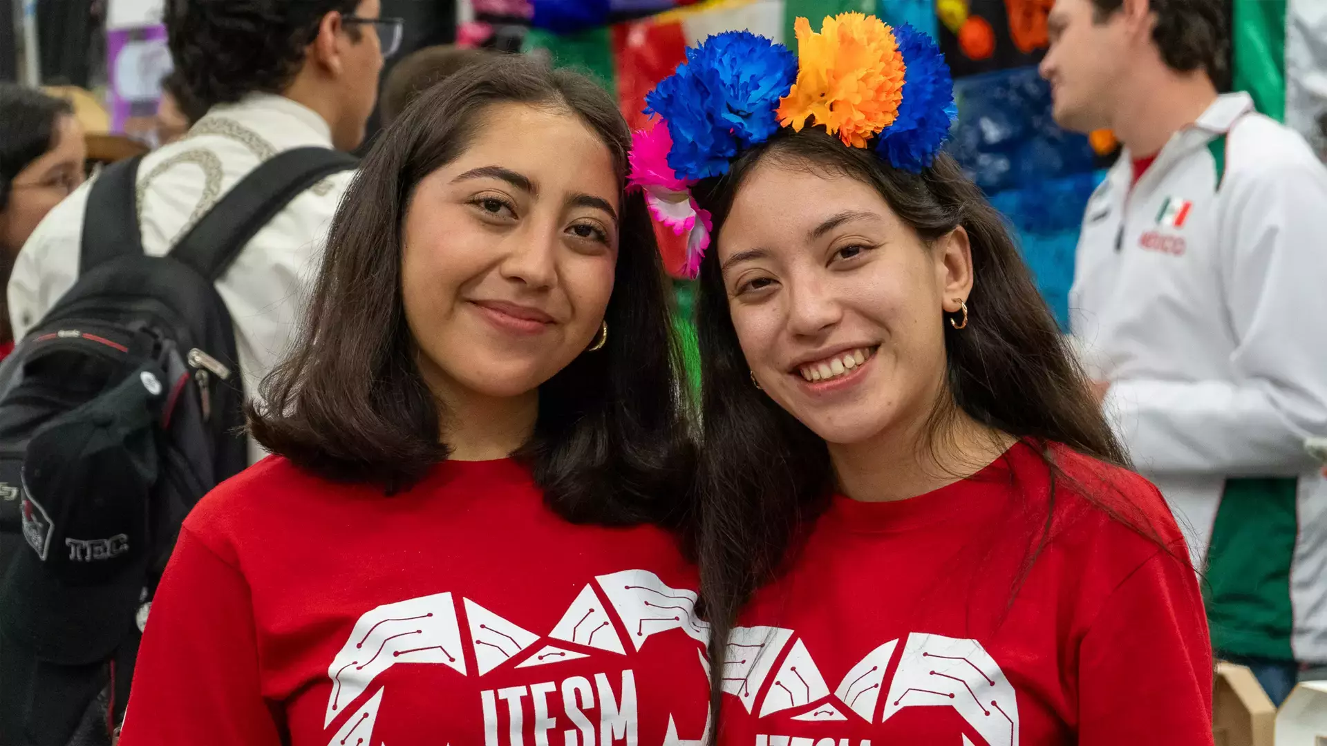 Alumnas con vestido mexicano