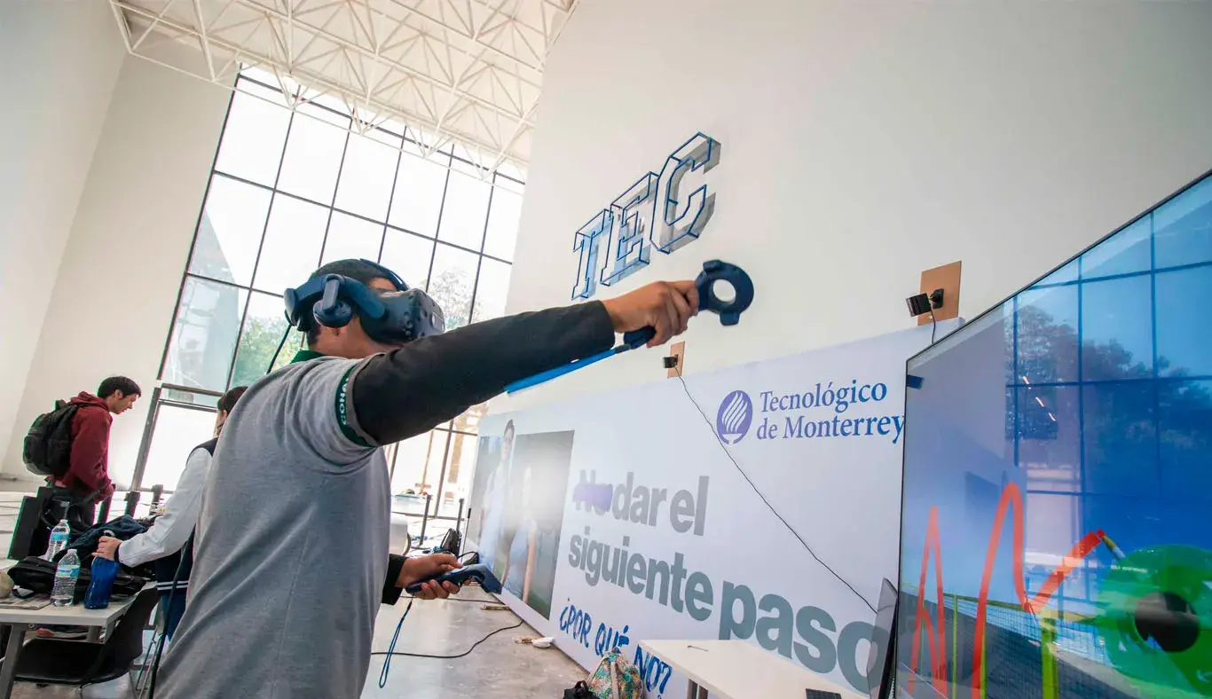 Alumno de Torreón hace uso de realidad virtual en el Symposium de Inteligencia Artificial celebrado en el Tec de Monterrey campus Laguna