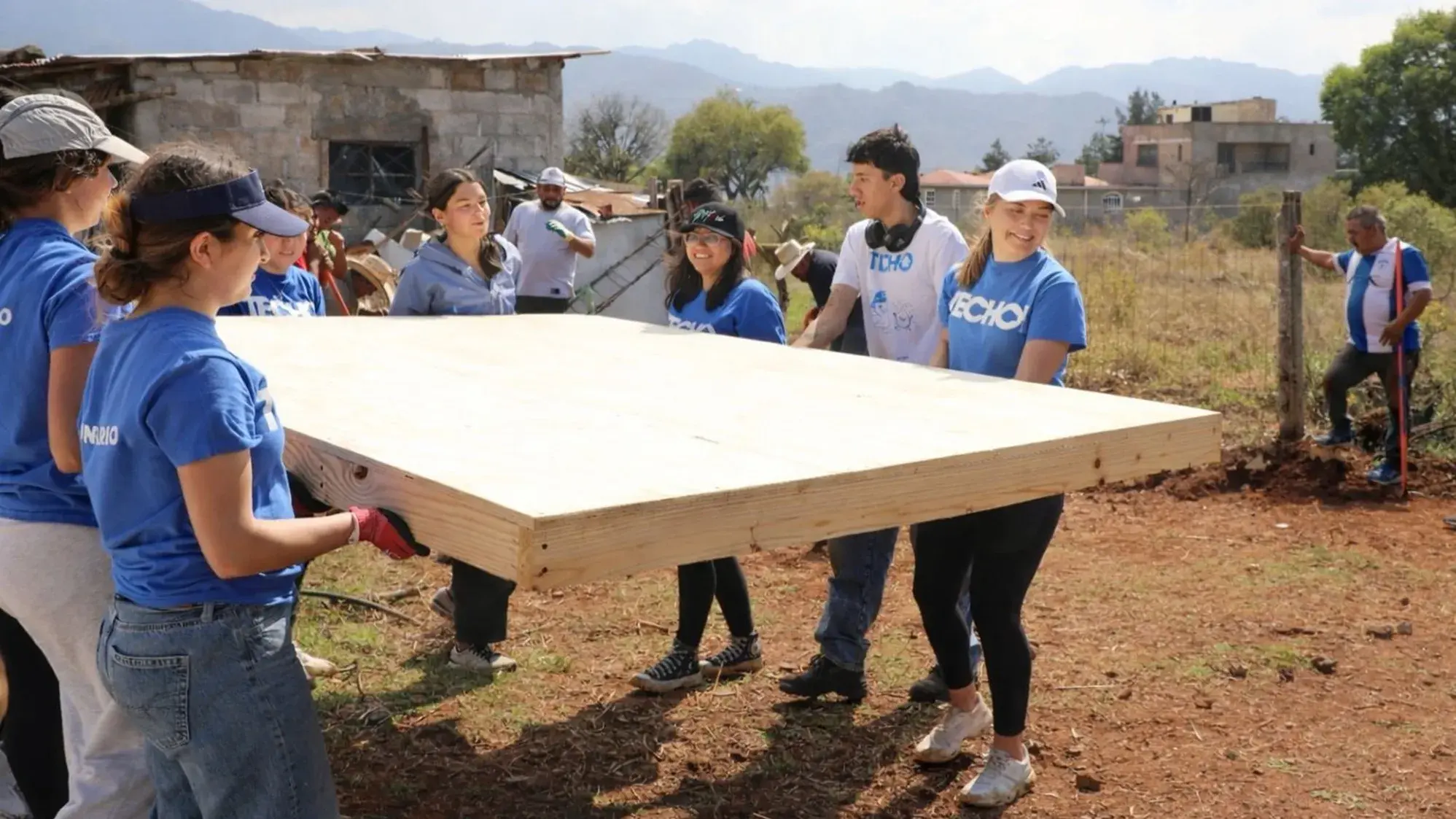 Voluntarios se unen 