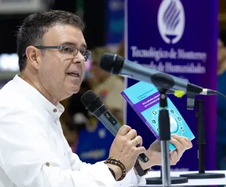 Pablo Ayala presenta libro Éticas aplicadas para un presente y futuro mejor